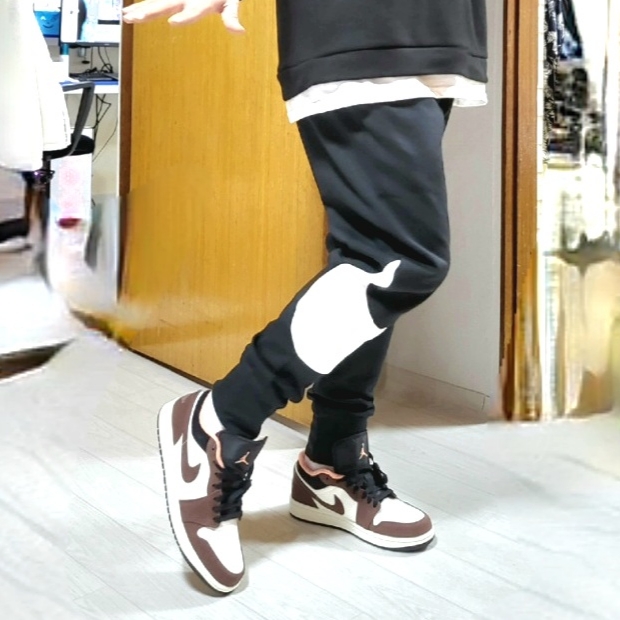 Jordan 1 Low SE Chocolate Bliss 착용 스타일