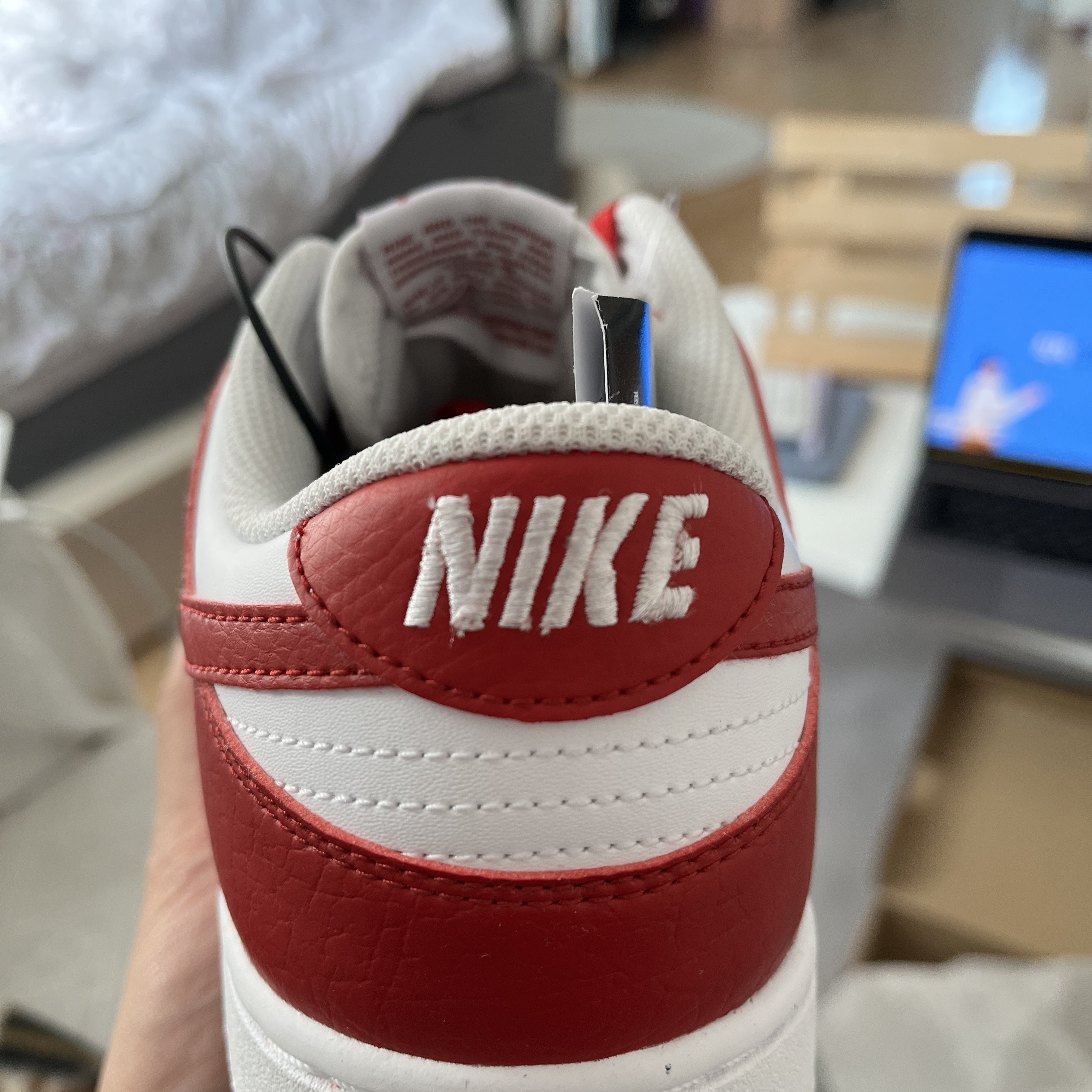 (W) Nike Dunk Low Next Nature Gym Red 착용 스타일 - 1