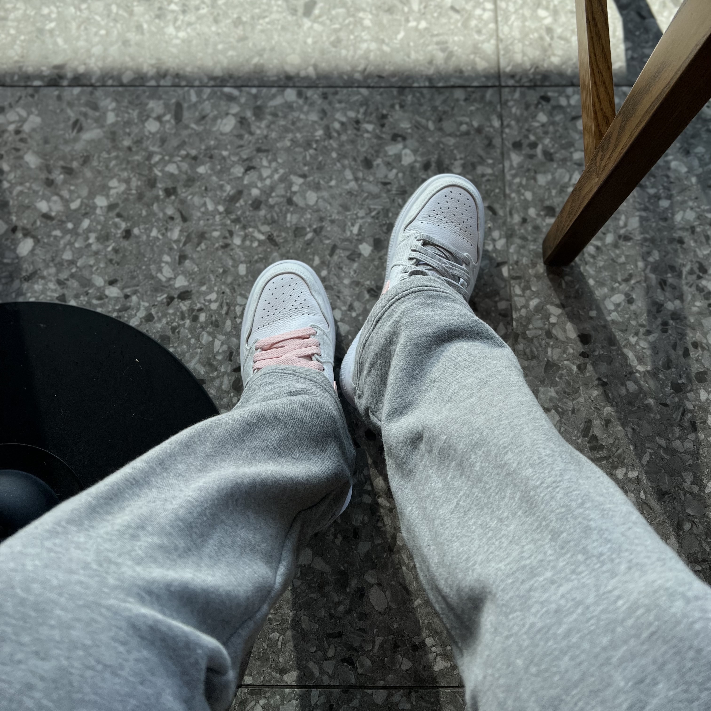 (W) Jordan 1 Mid SE Light Iron Ore 착용 스타일