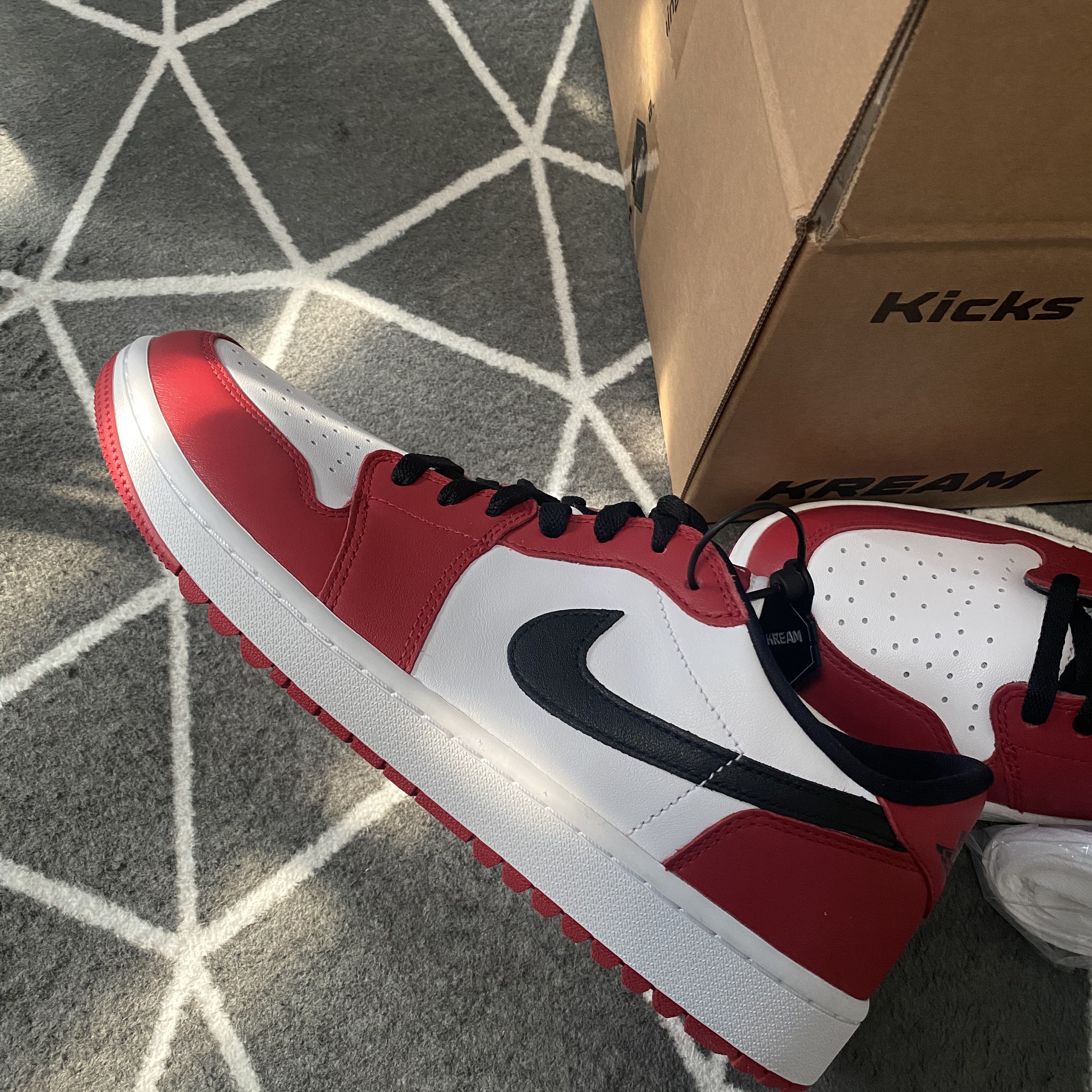 Jordan 1 Low Golf Chicago 착용 스타일 - 2