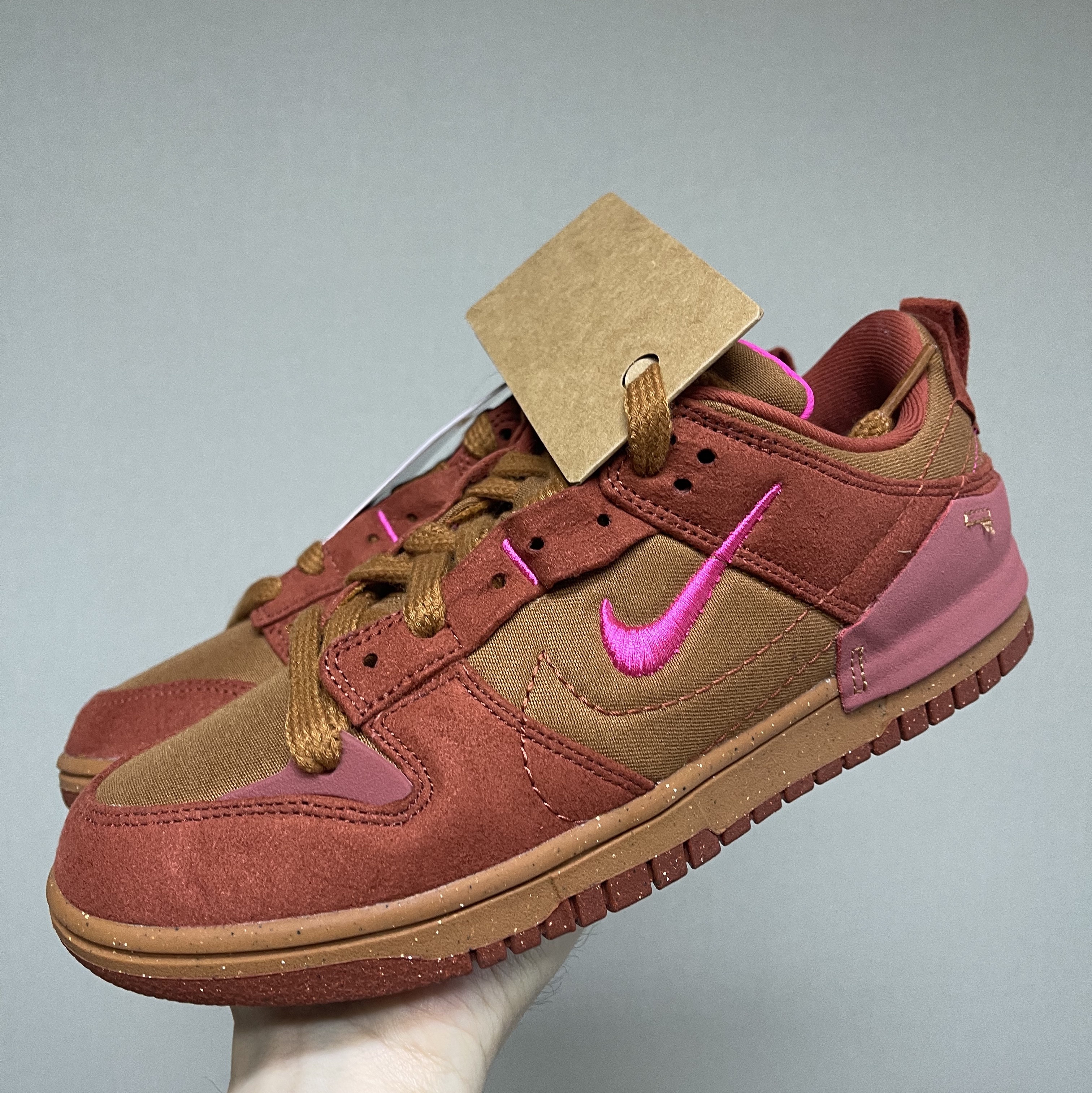 (W) Nike Dunk Low Disrupt 2 Desert Bronze Pink Prime 착용 스타일 - 4