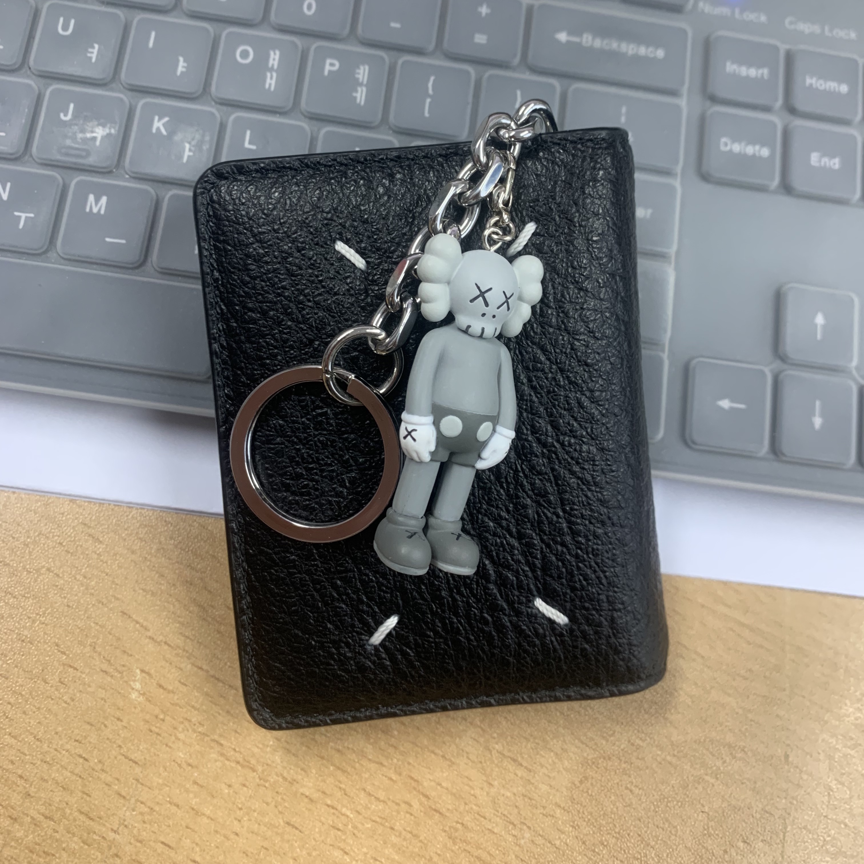 Maison Margiela Keyring Wallet Black, Maison Margiela Keyring Calfskin Wallet Black 착용 스타일