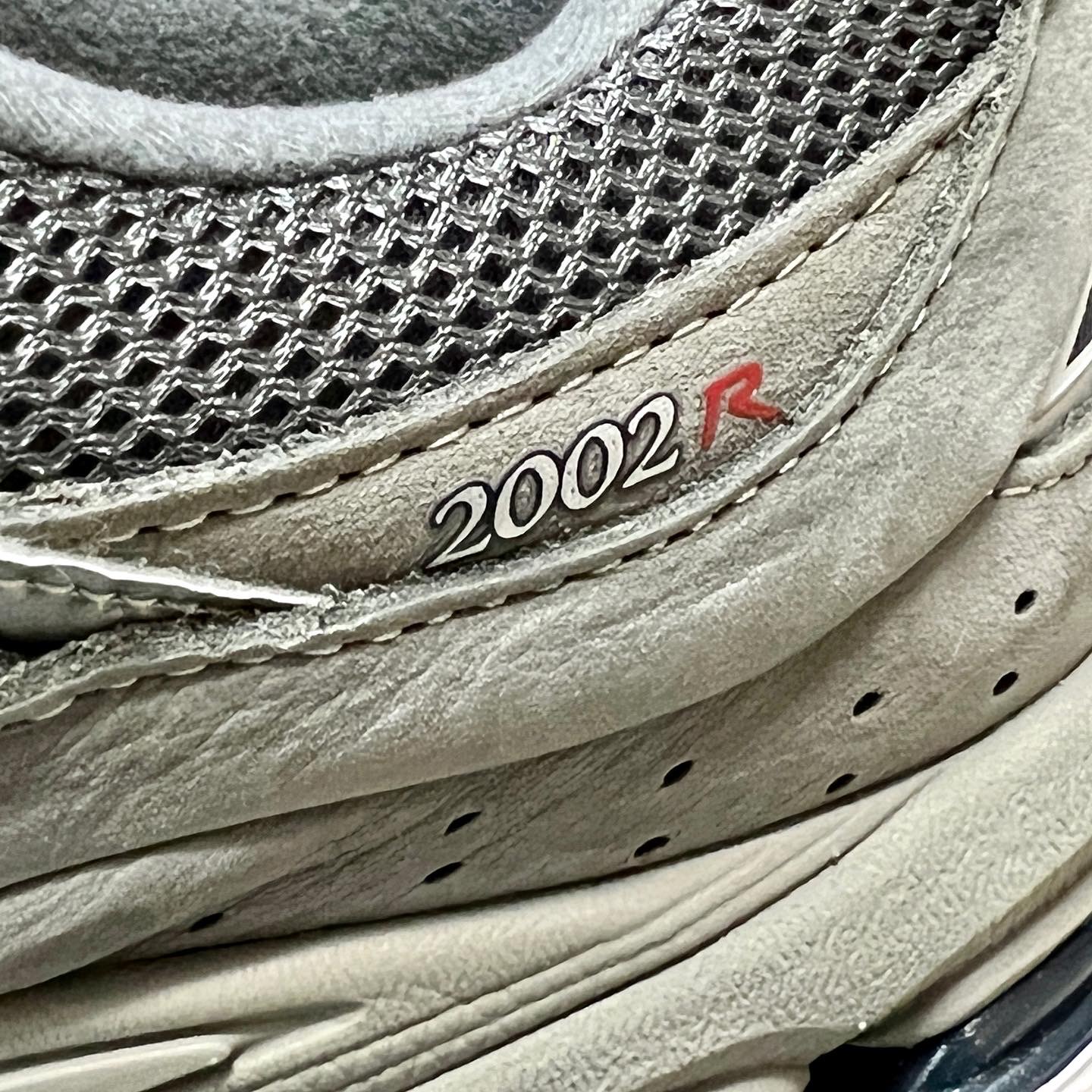New Balance 2002R Gray 착용 스타일 - 4