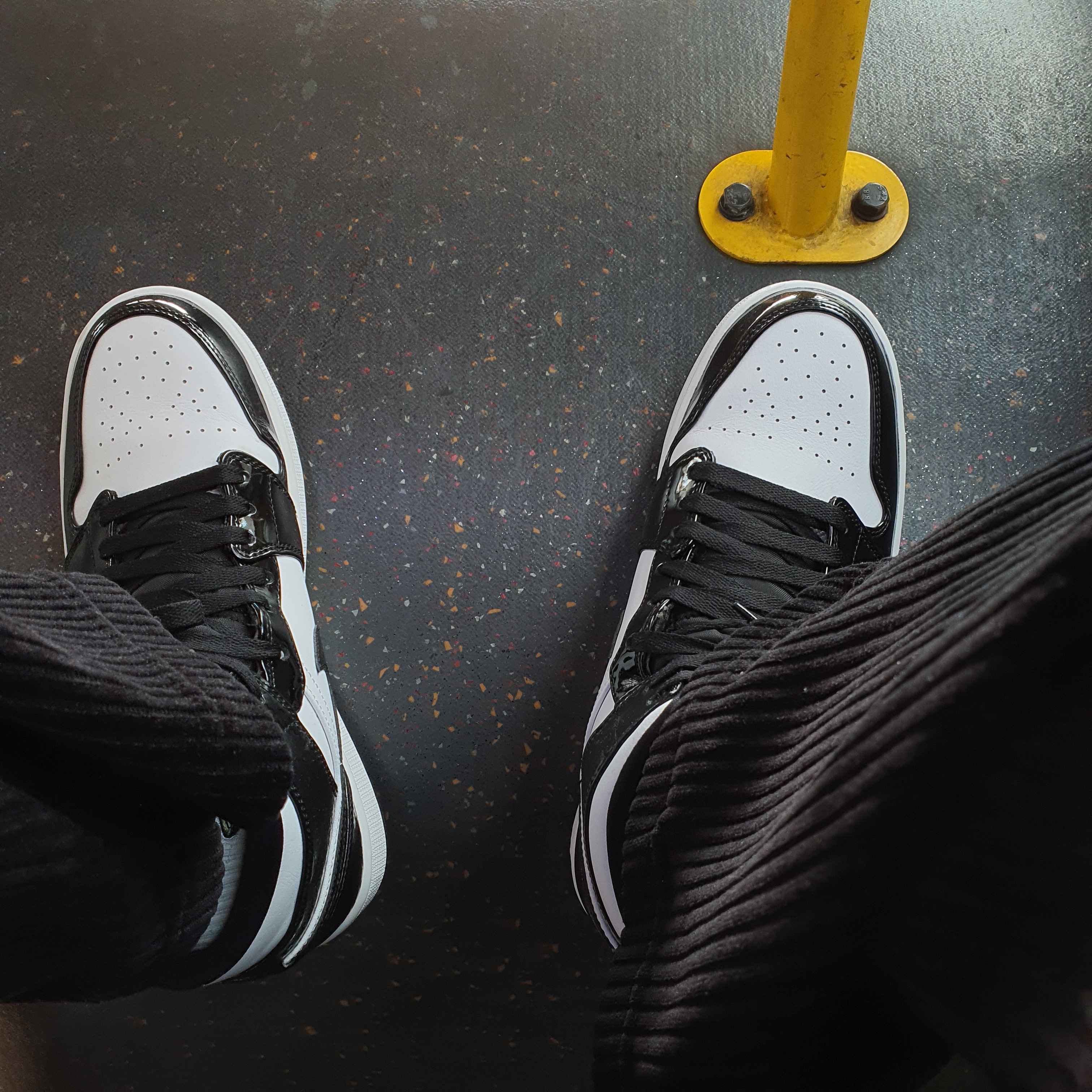 Jordan 1 Mid SE ASW Black 착용 스타일 - 1