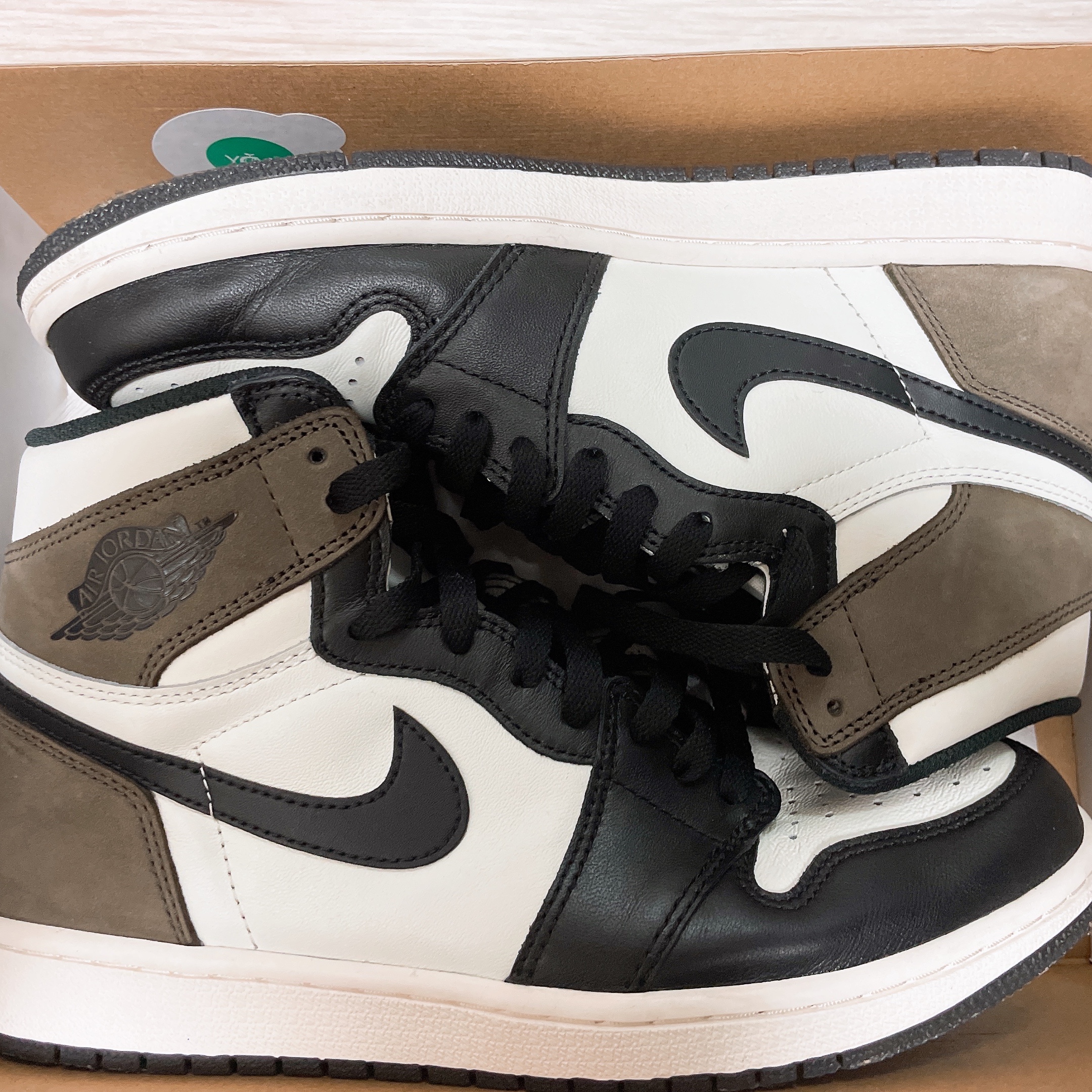 Jordan 1 Retro High OG Black Mocha 착용 스타일