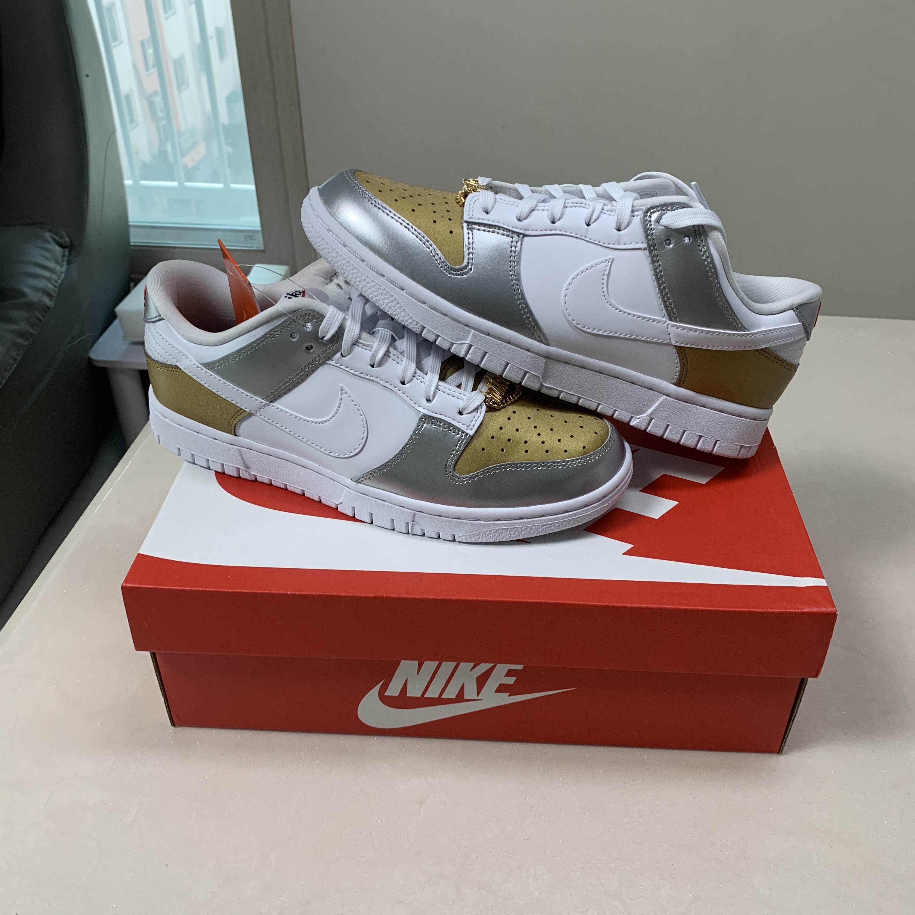 (W) Nike Dunk Low SE Heirloom 착용 스타일 - 1