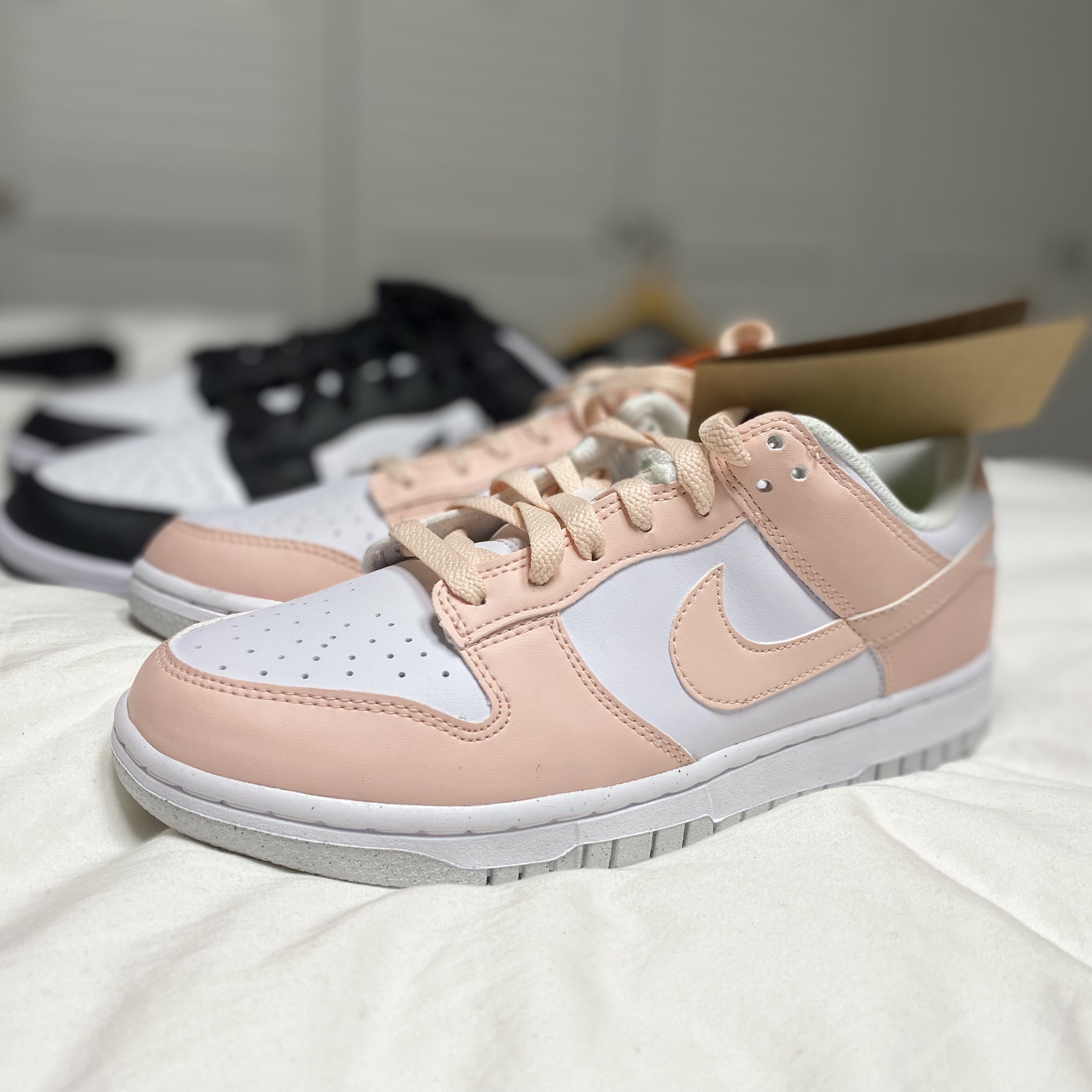 Nike Dunk Low Retro Black, (W) Nike Dunk Low Next Nature Pale Coral 착용 스타일 - 4
