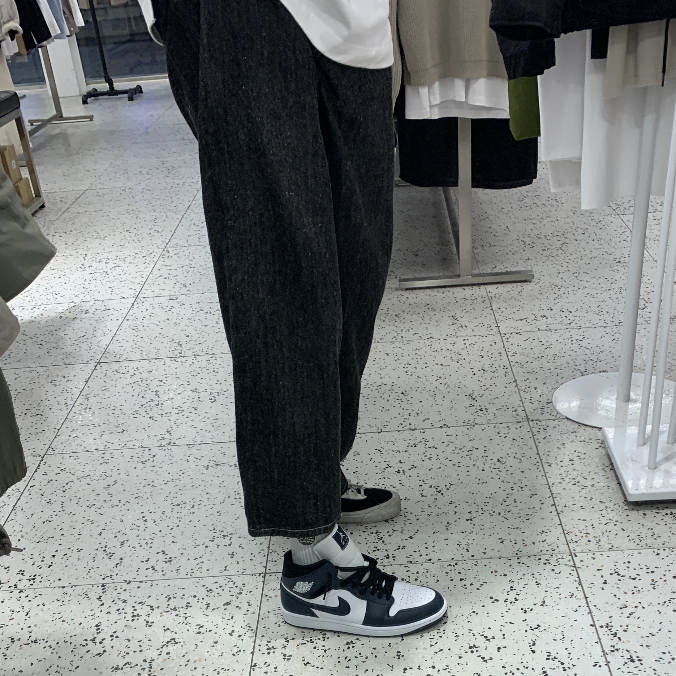 Jordan 1 Mid Dark Teal 착용 스타일 - 2
