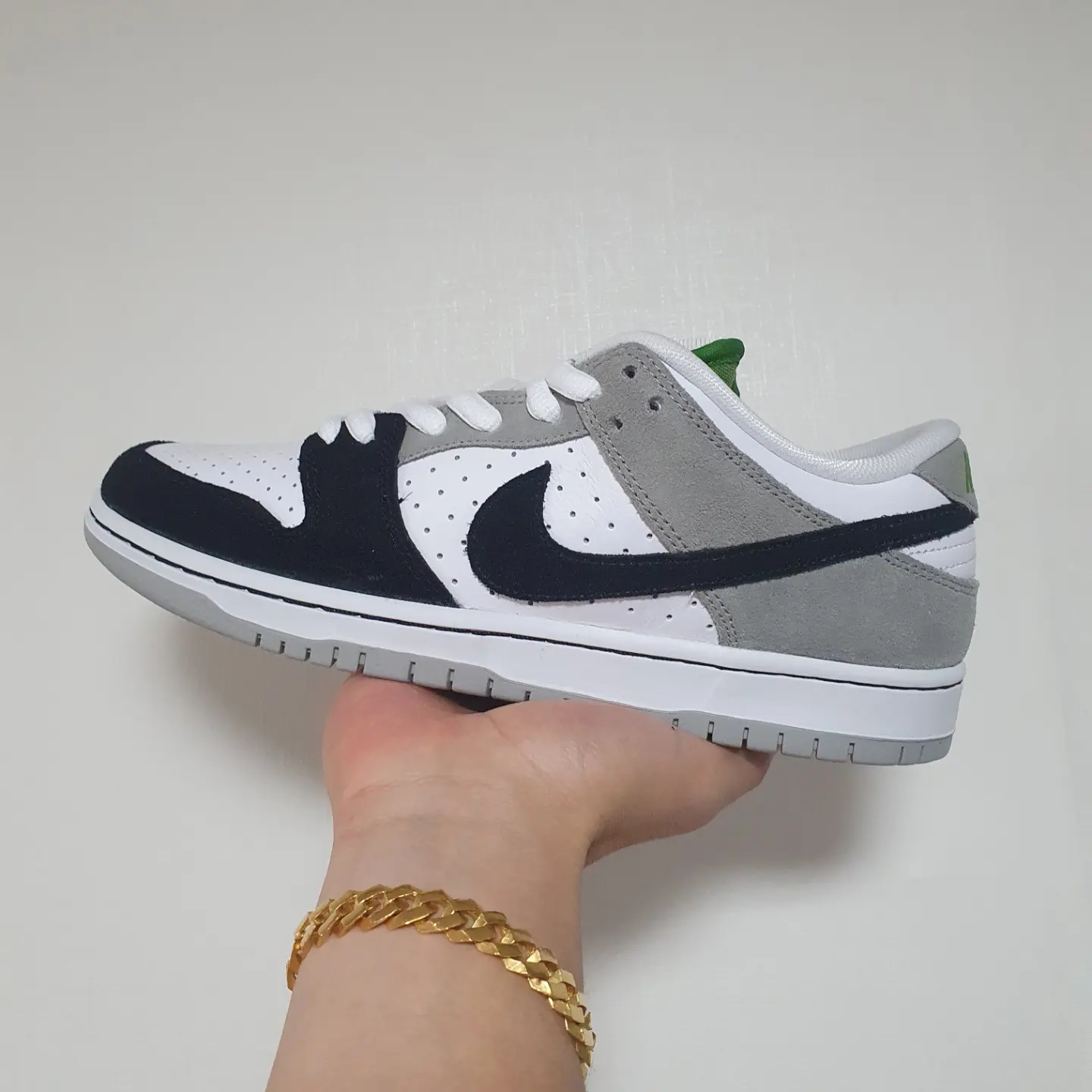 Nike SB Dunk Low Pro Chlorophyll 착용 스타일 - 1