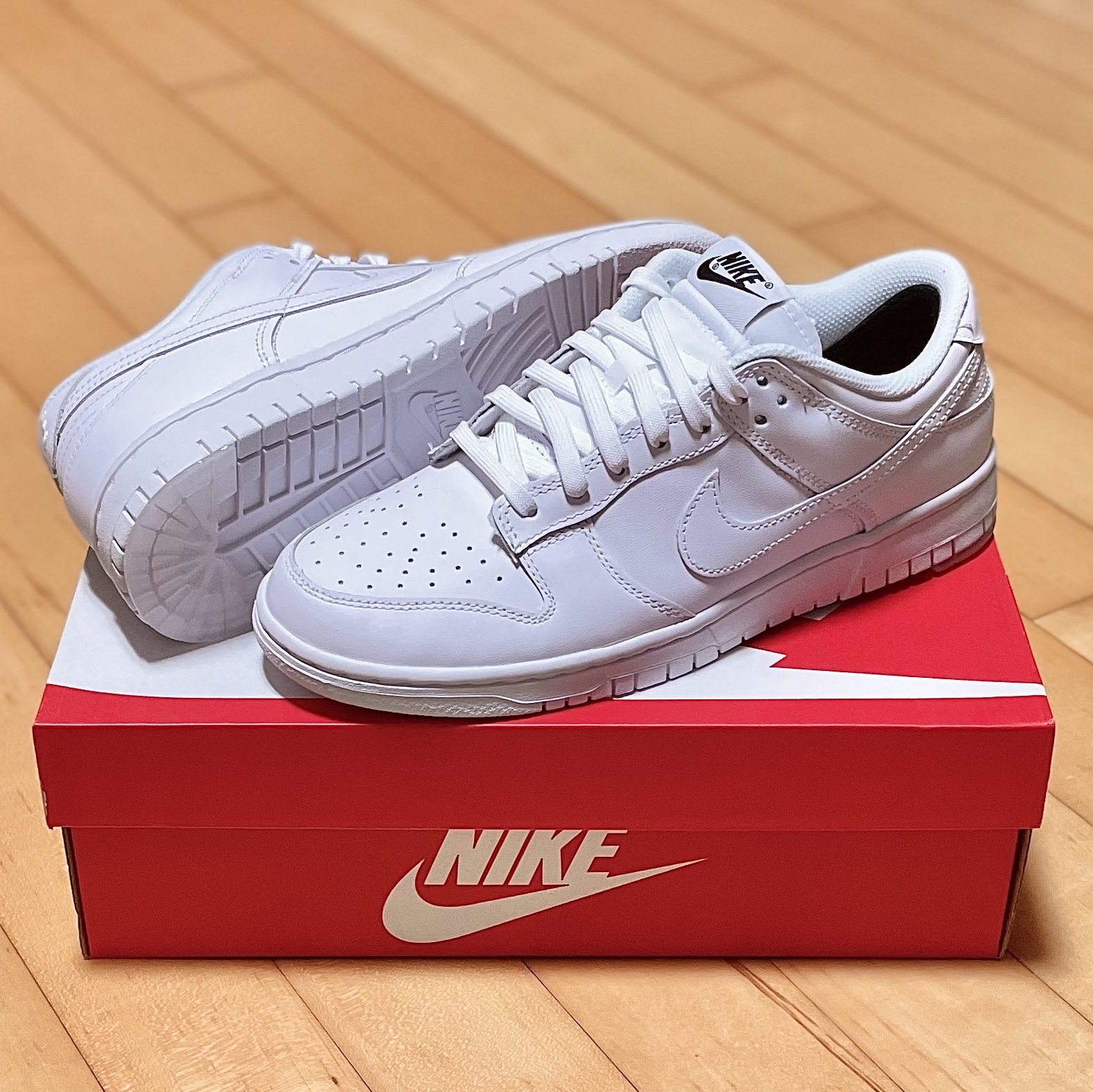 (W) Nike Dunk Low Triple White 착용 스타일