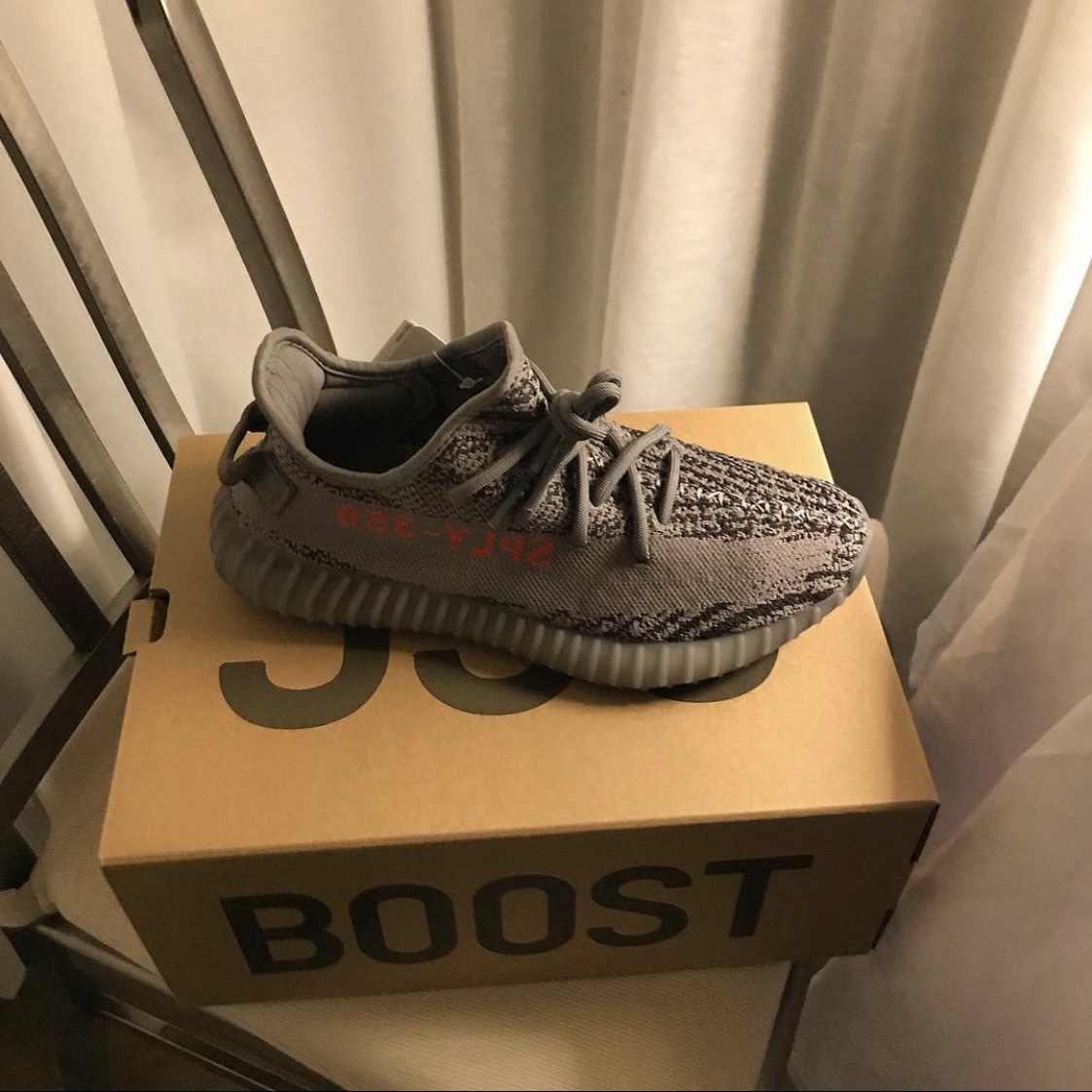 Adidas Yeezy Boost 350 V2 Beluga 2.0 착용 스타일