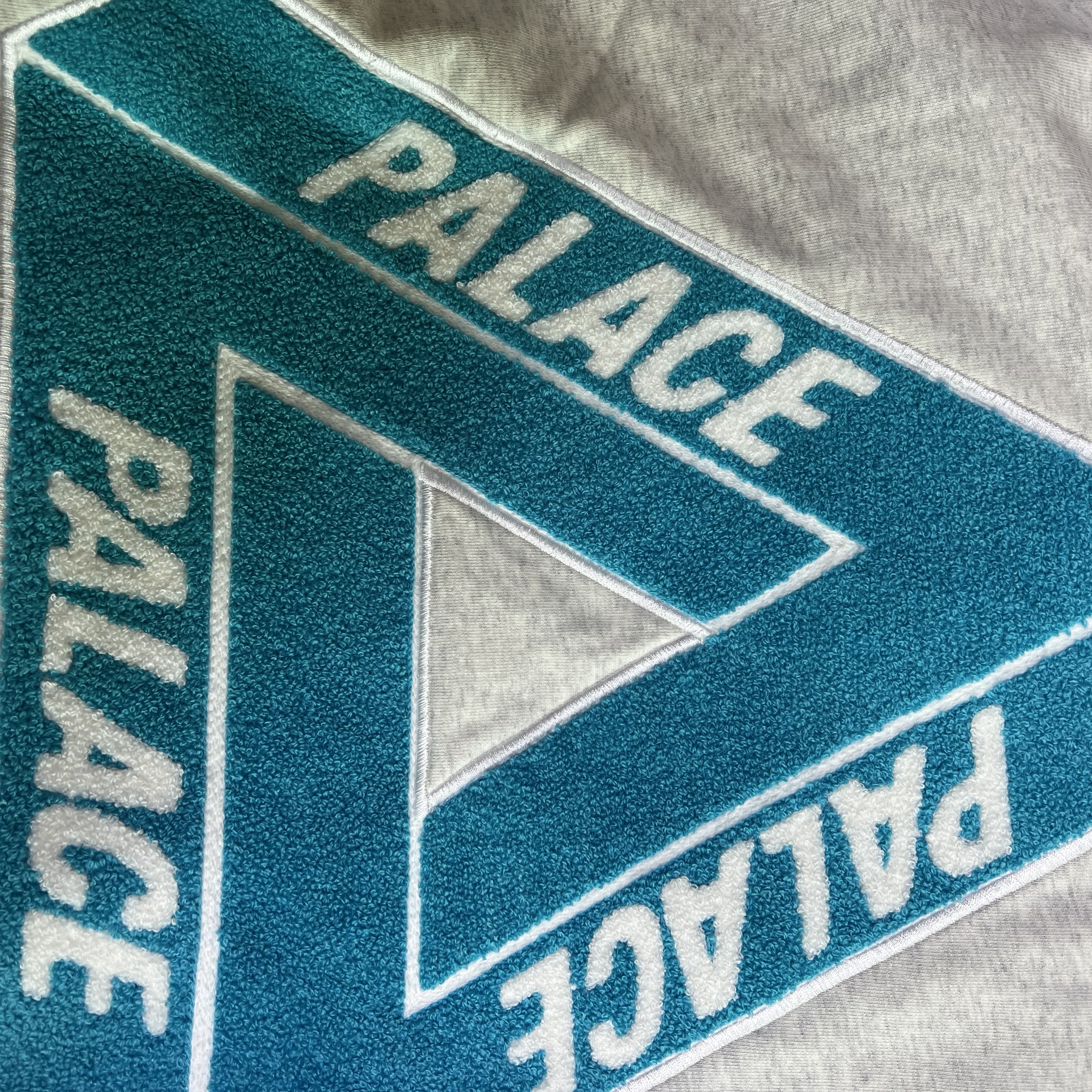 Palace Tri-Chenille Hood Light Grey Marl - 21FW 착용 스타일