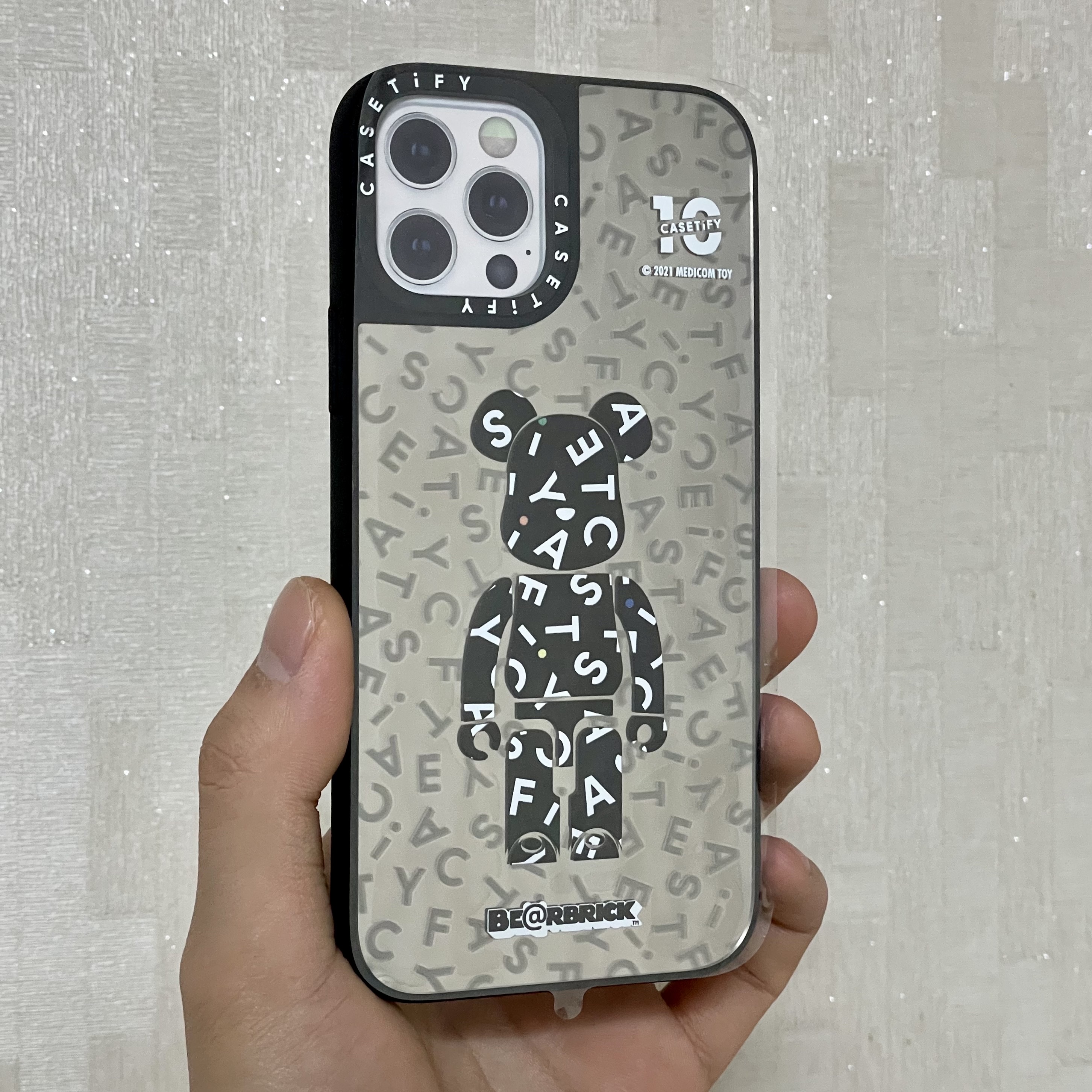 Casetify x Bearbrick 10th Anniversary Monogram MagSafe Mirror iPhone Case Silver 착용 스타일