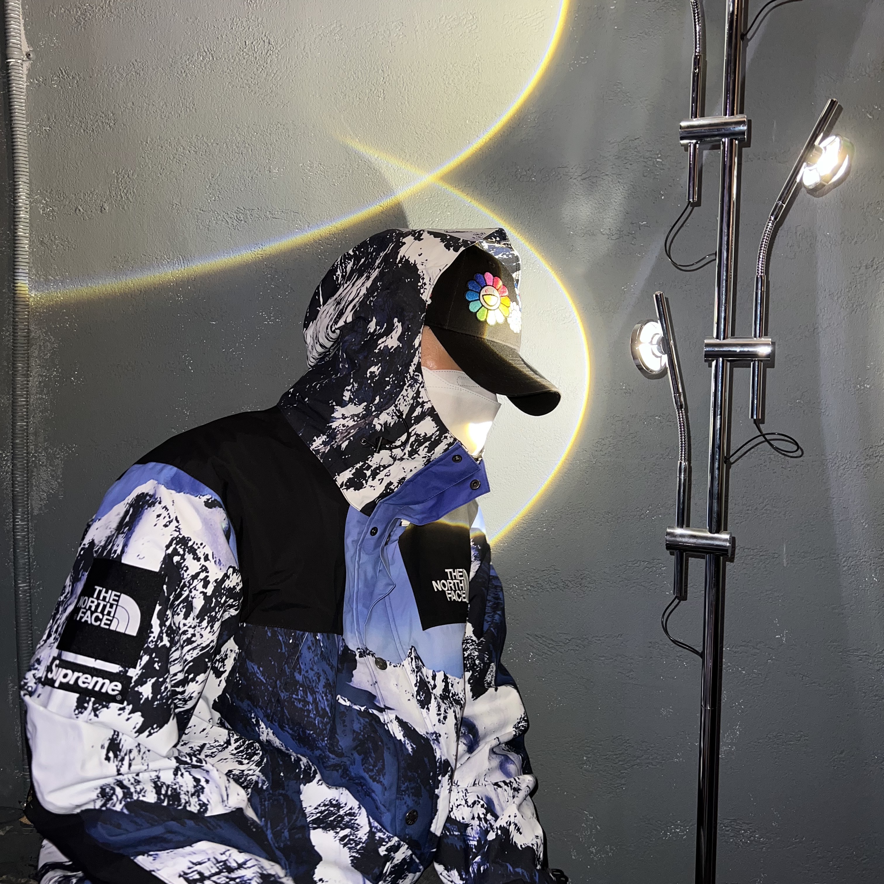 Supreme x The North Face Mountain Parka Blue White - 17FW 착용 스타일 - 2