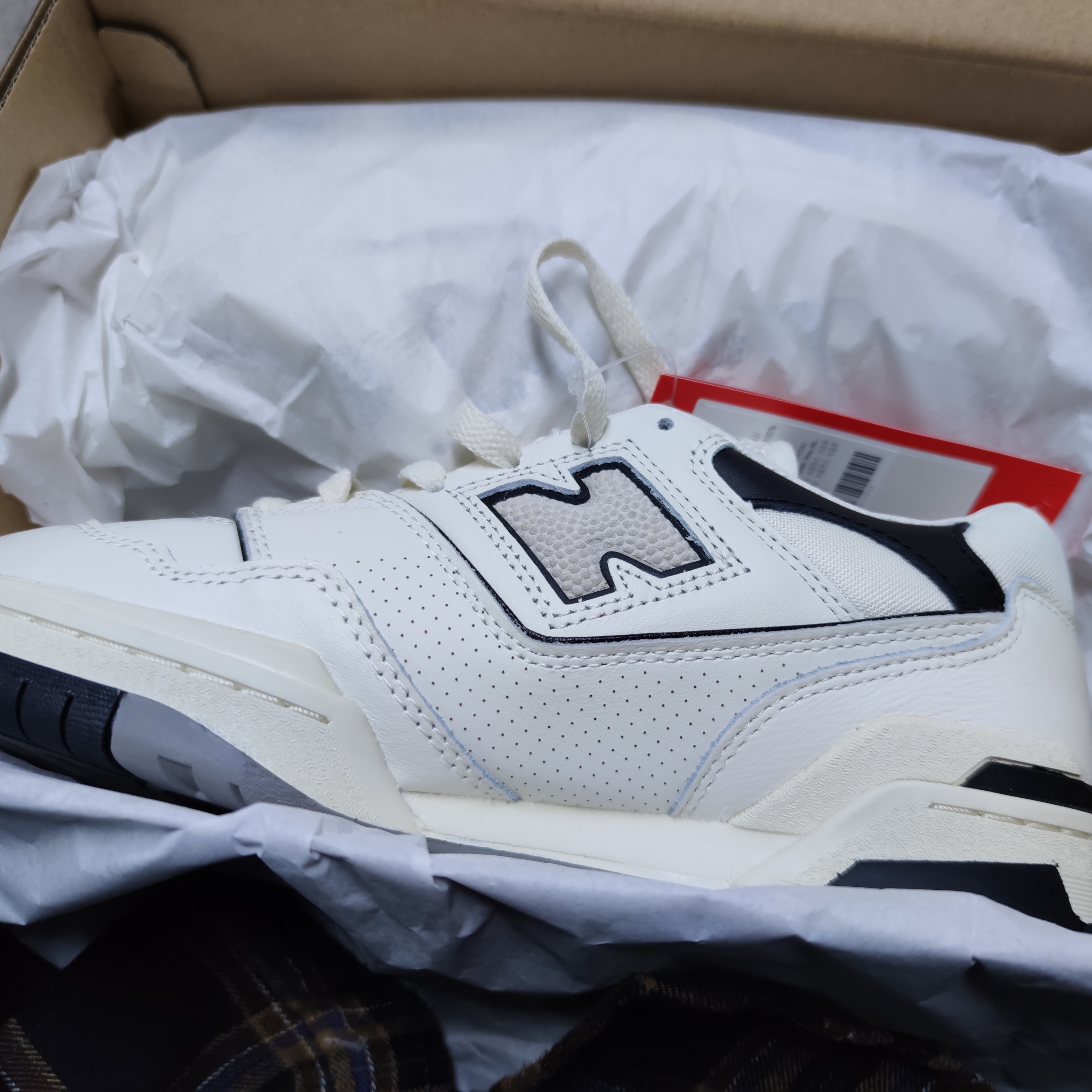 New Balance 550 White Grey - 2E Wide 착용 스타일