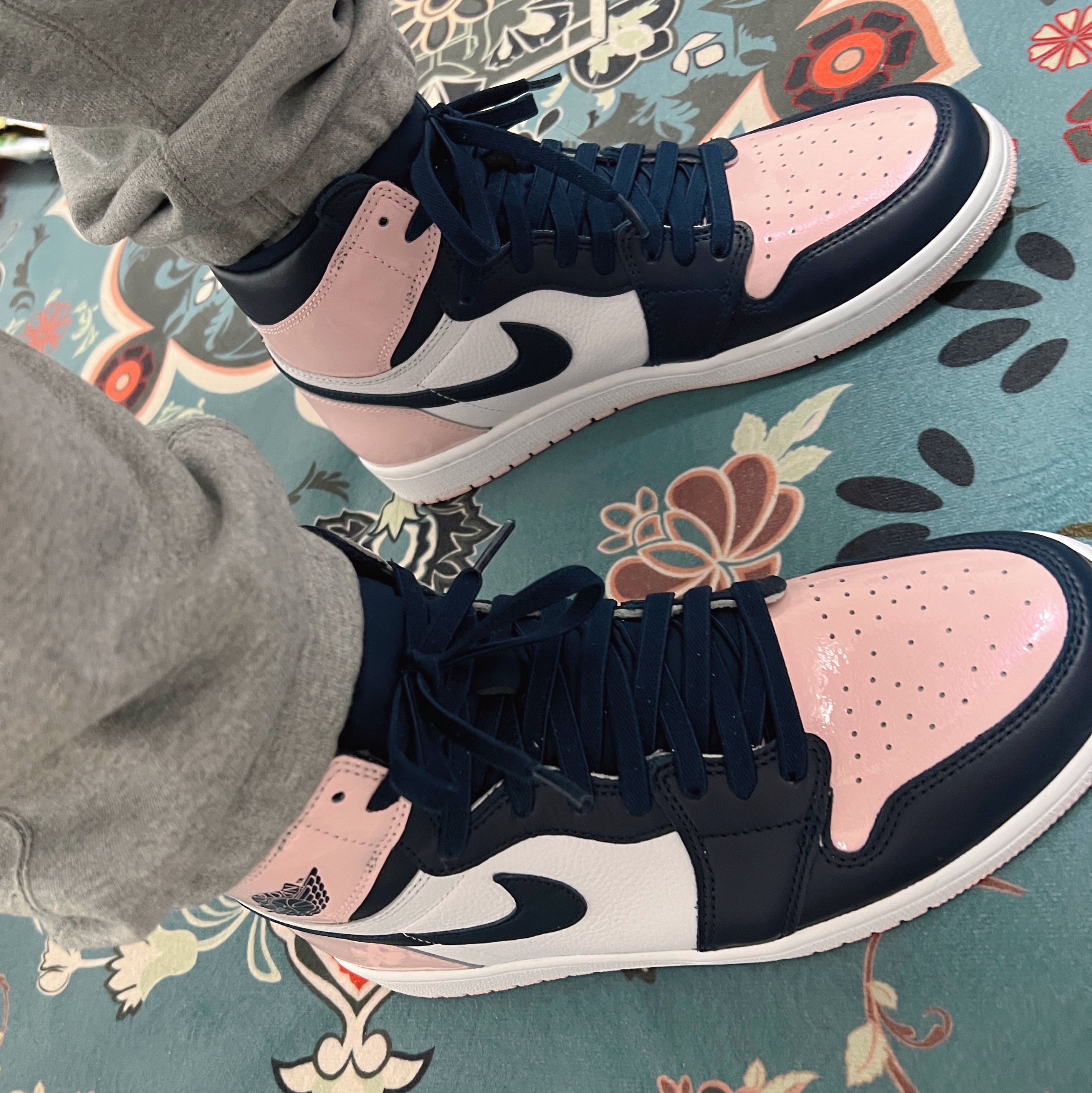 (W) Jordan 1 Retro High OG Atmosphere 착용 스타일 - 2