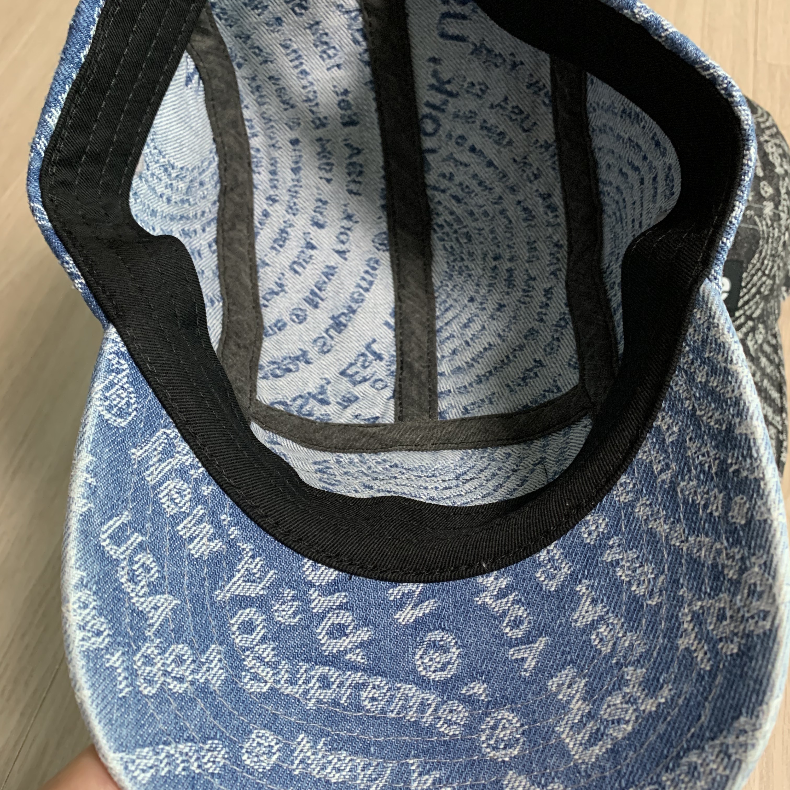 Supreme Circles Jacquard Denim Camp Cap Blue - 21FW, Supreme Circles Jacquard Denim Camp Cap Black - 21FW 착용 스타일 - 4