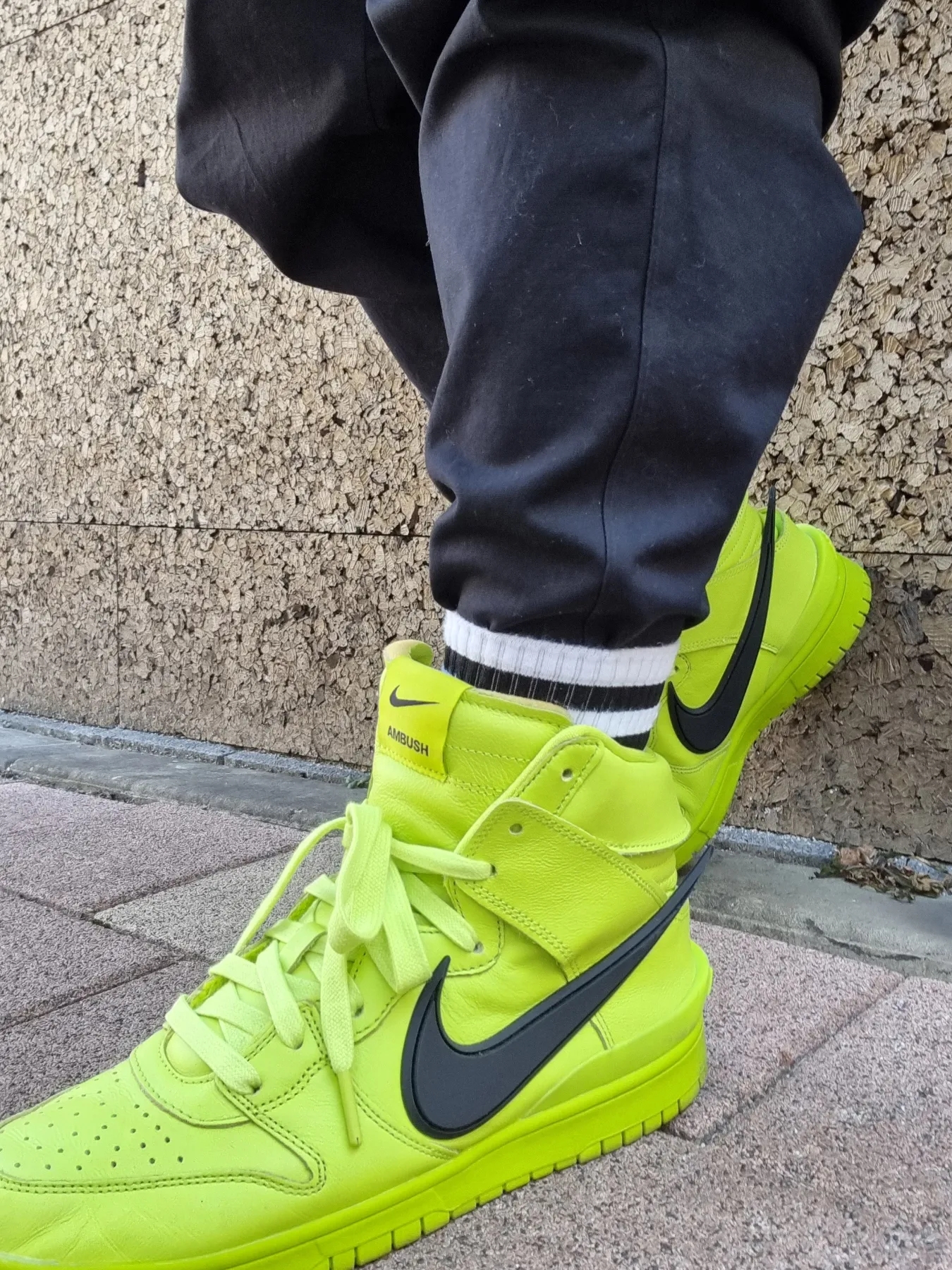 Nike x Ambush Dunk High Flash Lime, Nike ACG Smith Summit Cargo Pants Black Summit White - Asia 착용 스타일 - 1