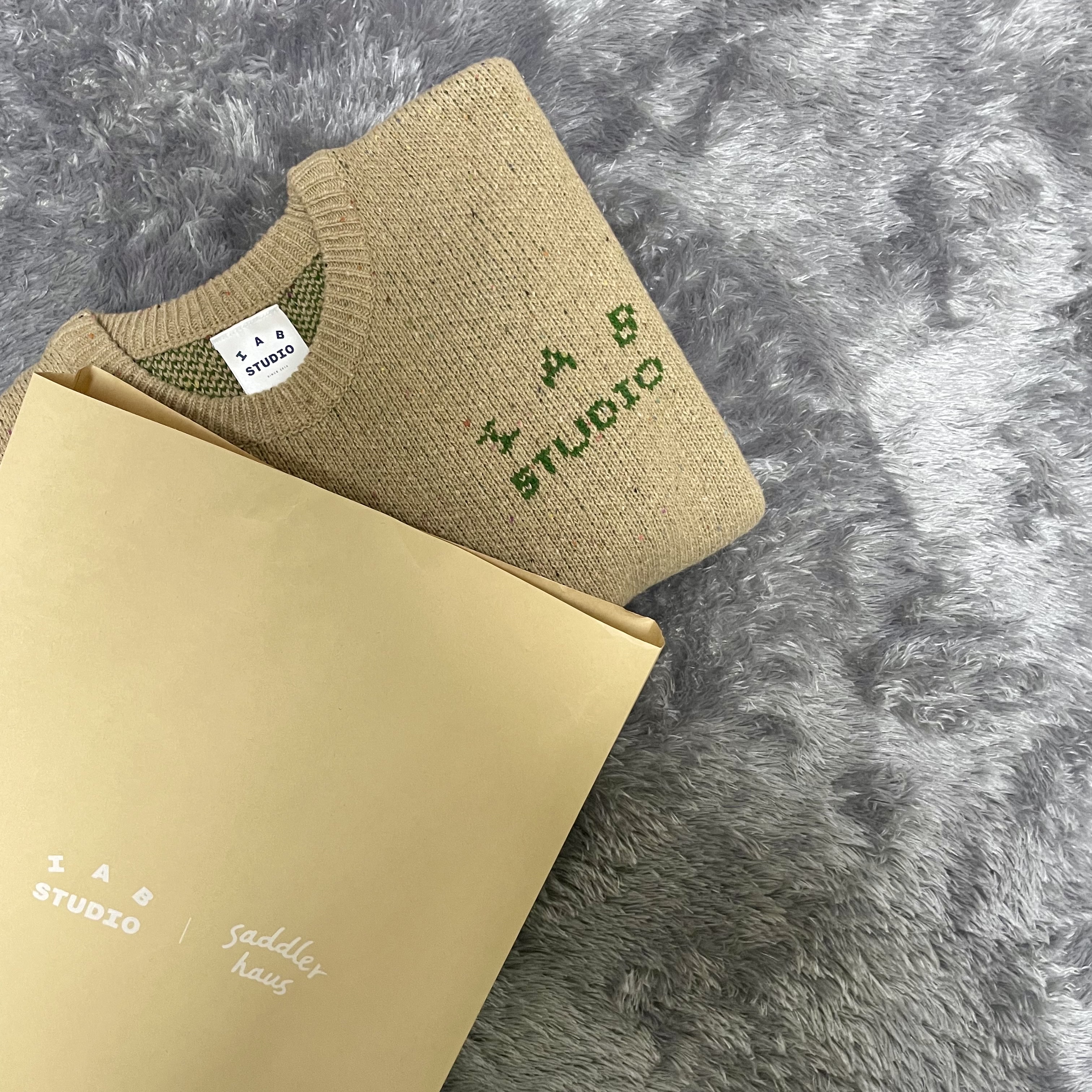 IAB Studio x Saddler Haus Knit Basil 착용 스타일