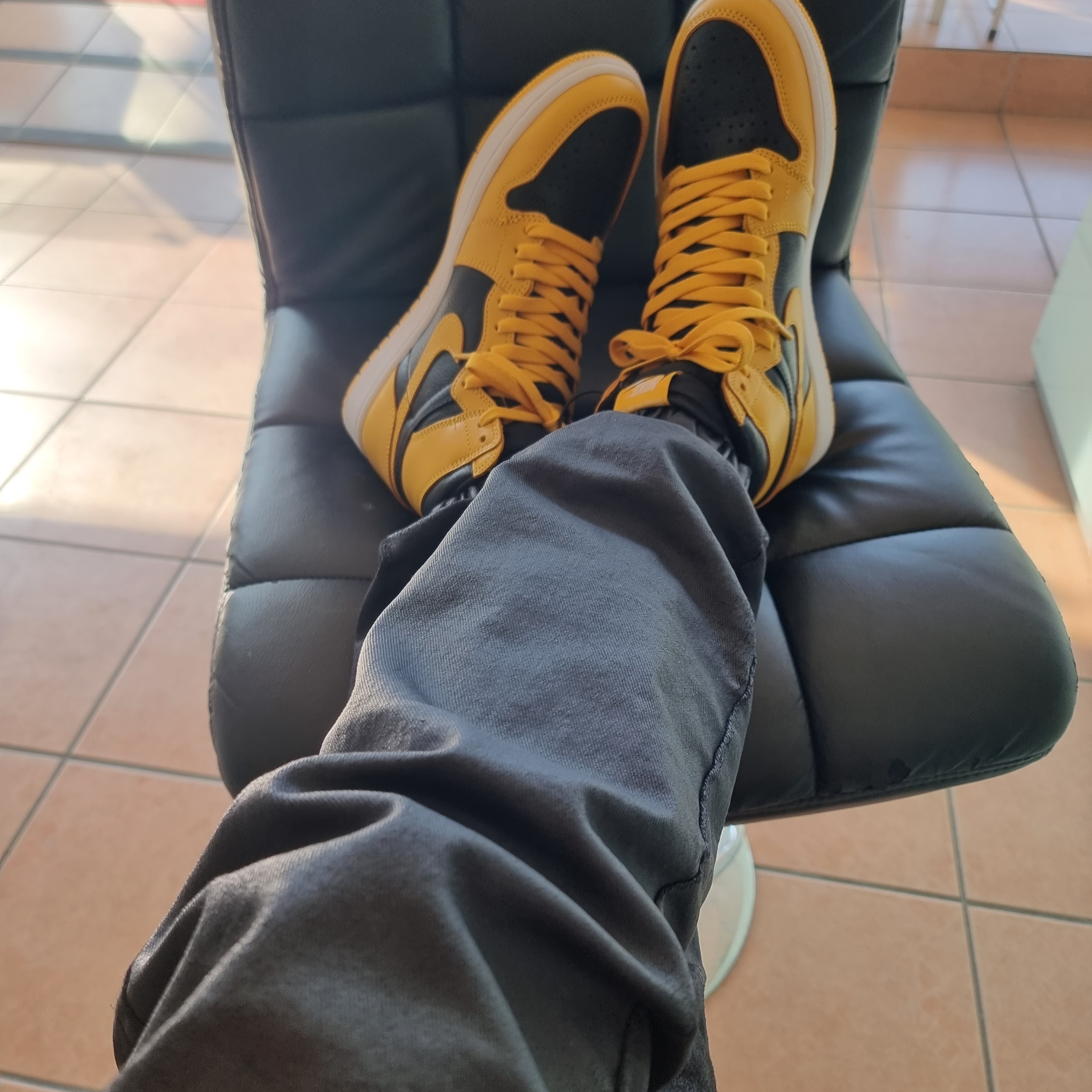 Jordan 1 Retro High OG Pollen 착용 스타일 - 3