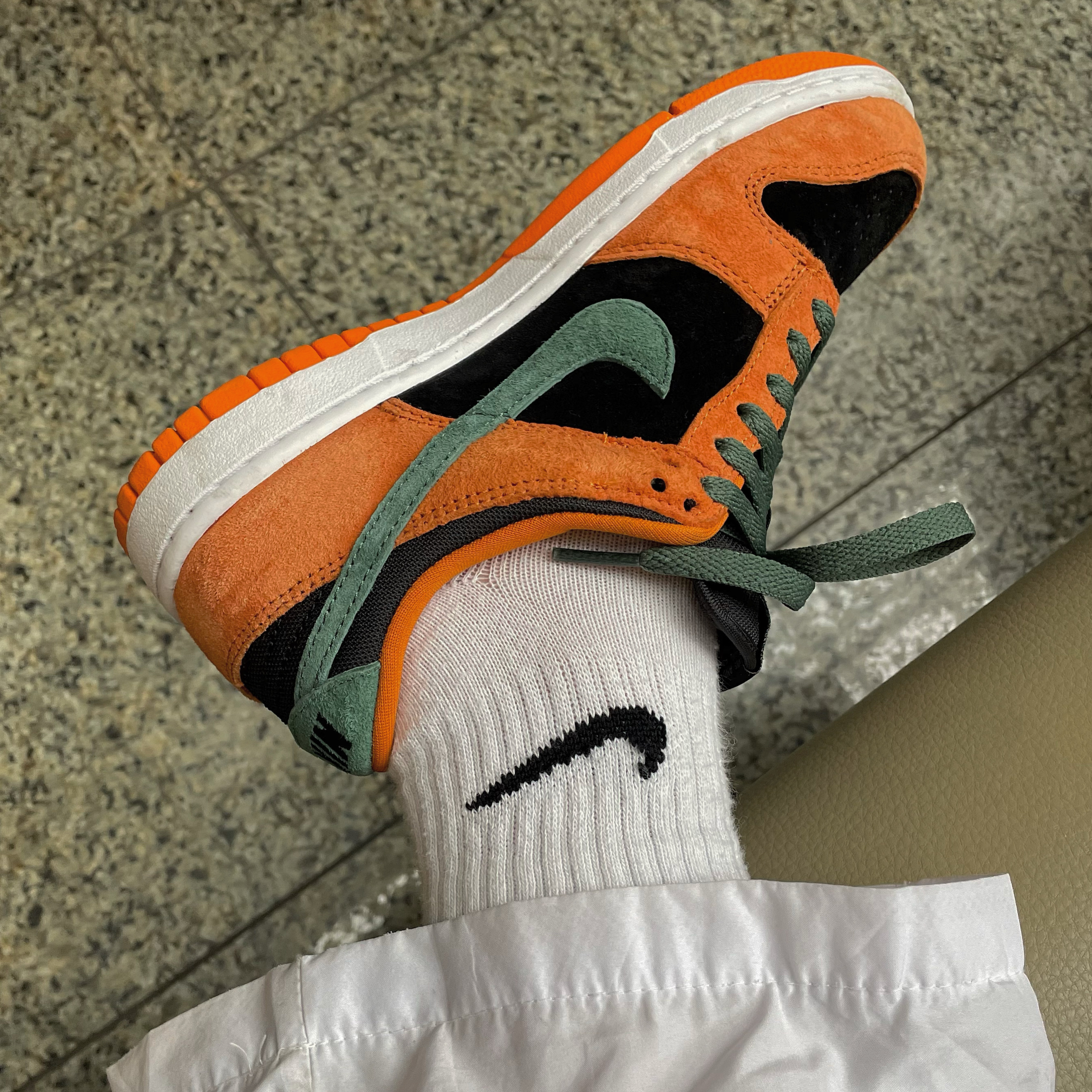 Nike Dunk Low SP Ceramic 착용 스타일