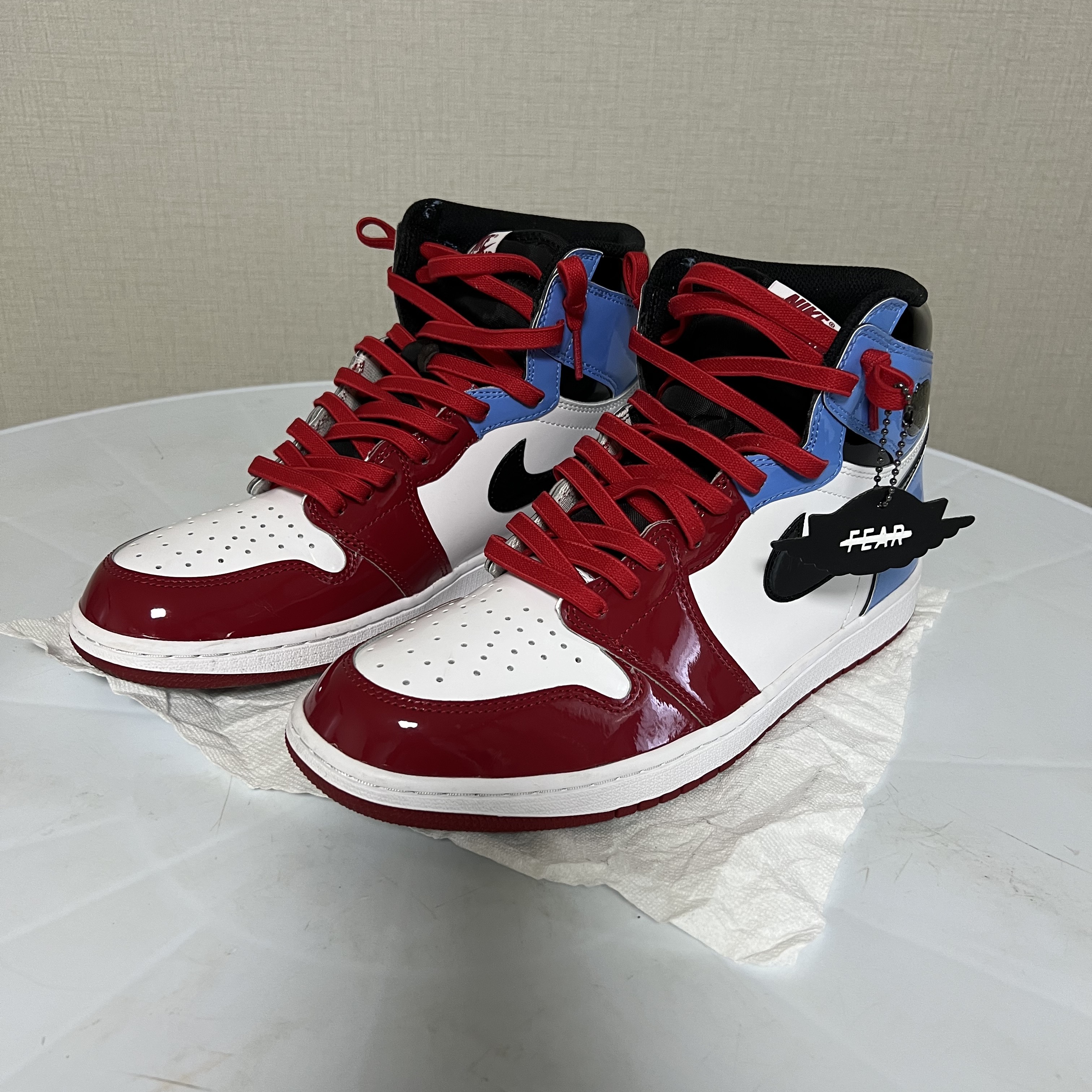 Jordan 1 Retro High Fearless UNC Chicago 착용 스타일 - 1