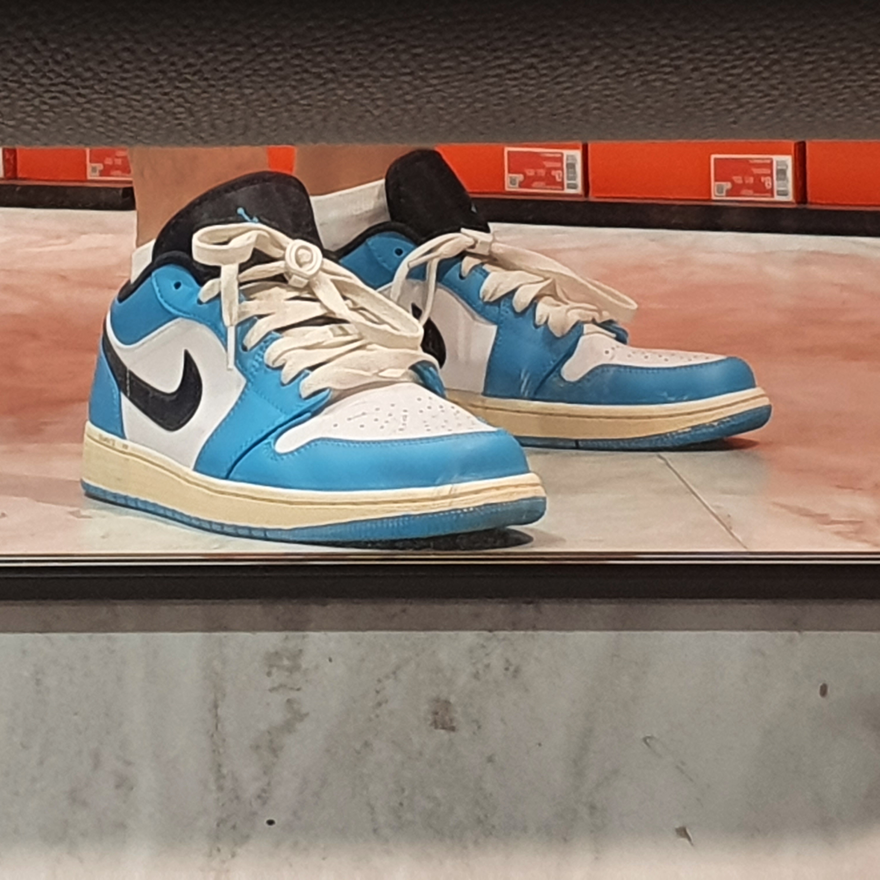 Jordan 1 Low Dark Powder Blue 착용 스타일