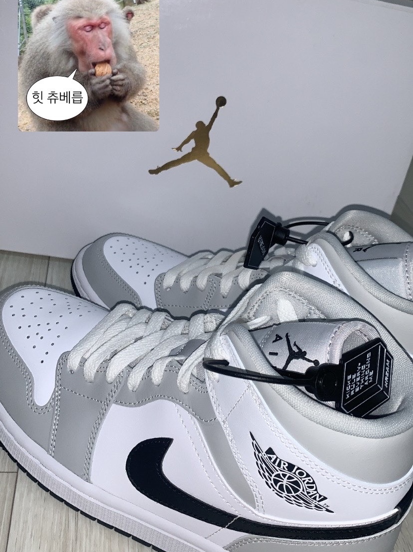 (W) Jordan 1 Mid Grey Fog 착용 스타일 - 1