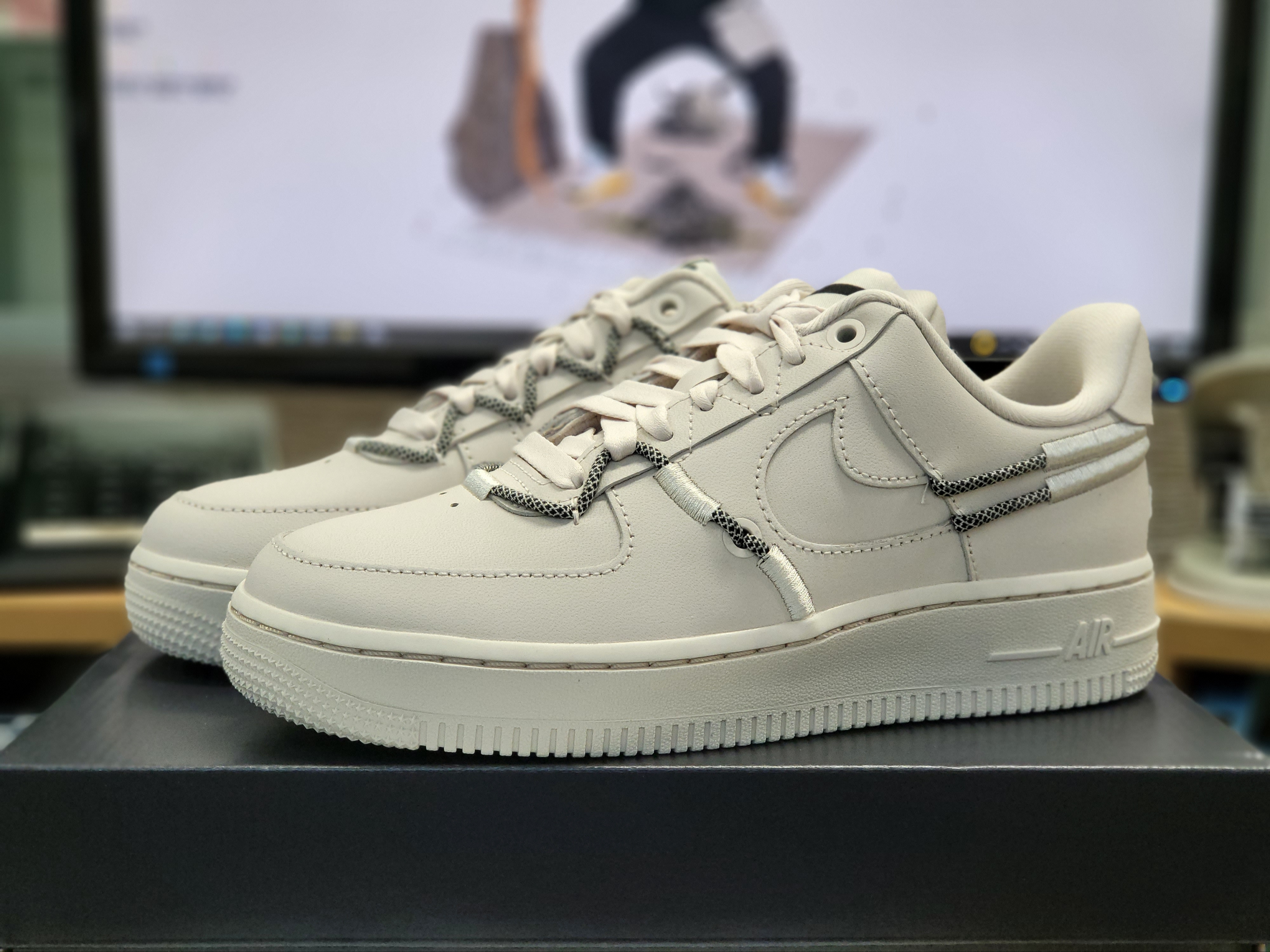 (W) Nike Air Force 1 '07 LX Light Orewood Brown 착용 스타일