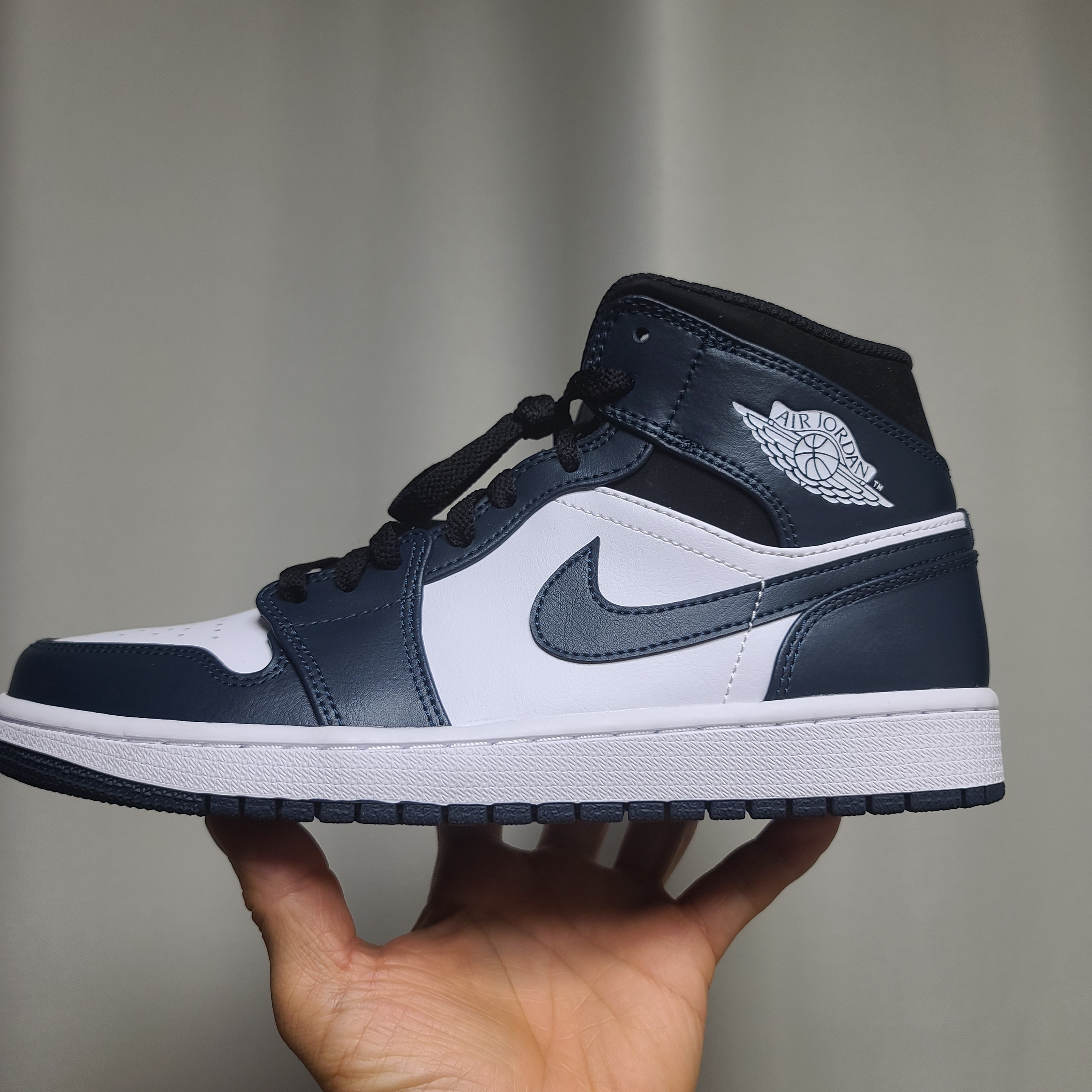 Jordan 1 Mid Dark Teal 착용 스타일 - 1