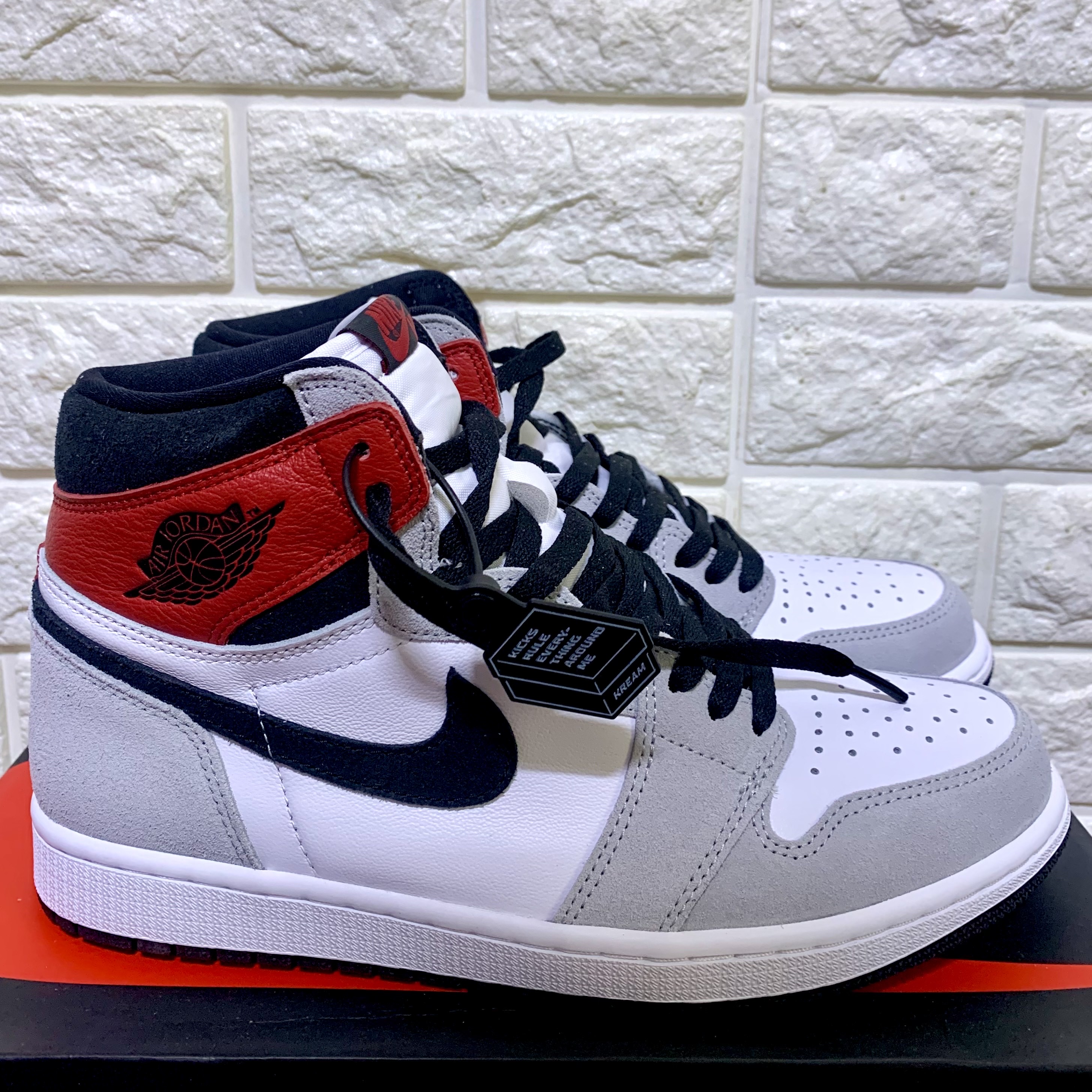 Jordan 1 Retro High OG Light Smoke Grey 착용 스타일