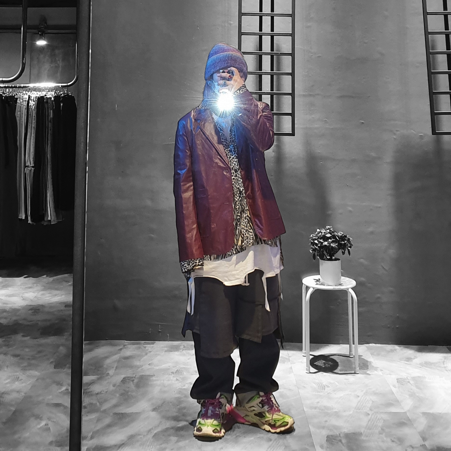 Balenciaga Track.2 Sneakers White Green Pink 착용 스타일 - 2