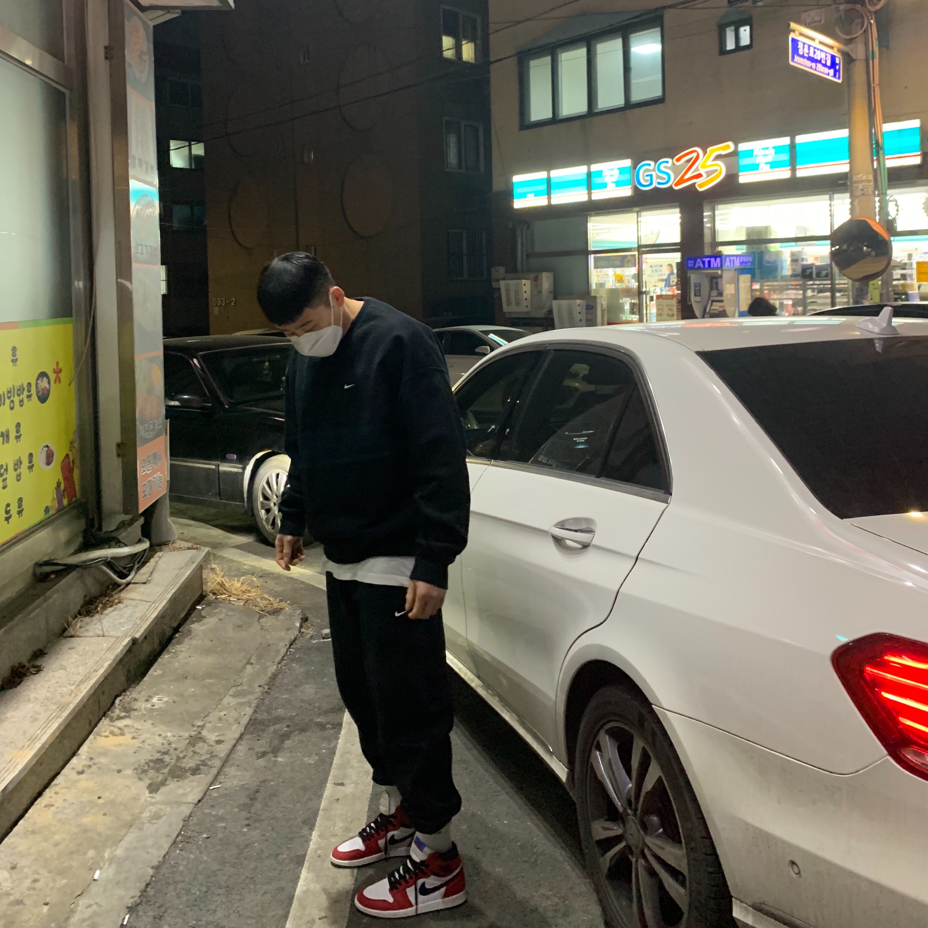 Nike NRG Solo Swoosh Crew Fleece Black White - US/EU, Nike NRG Solo Swoosh Fleece Pants Black White - Asia 착용 스타일