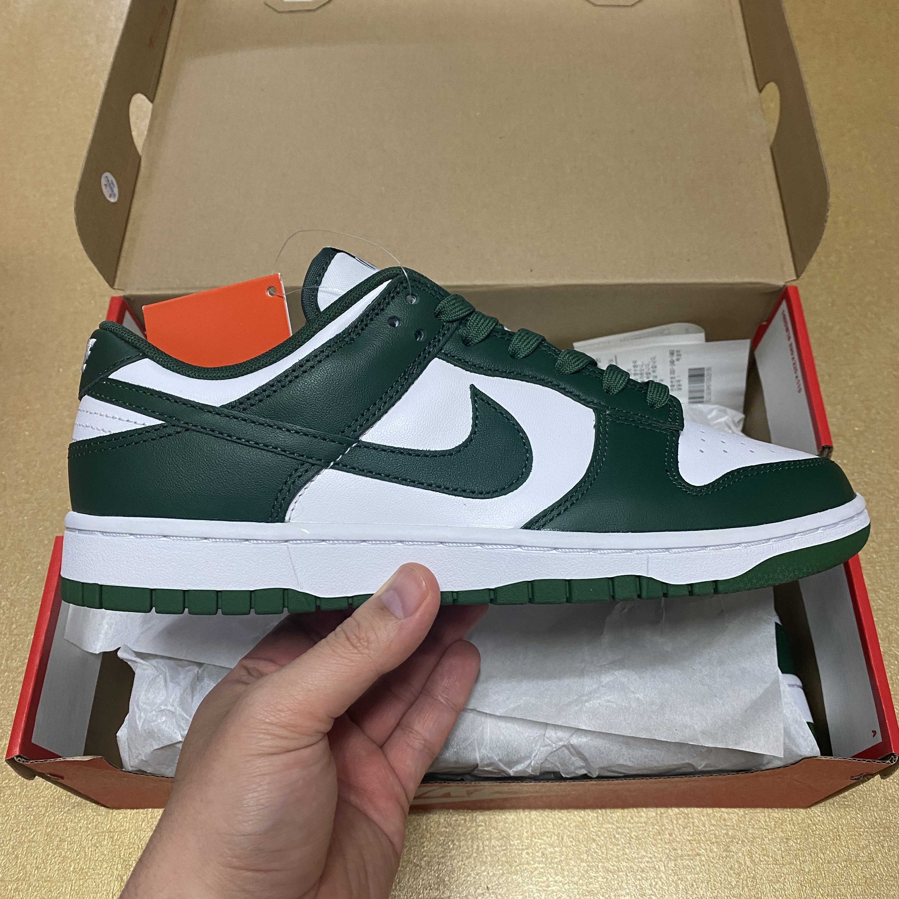 Nike Dunk Low Retro Varsity Green 착용 스타일