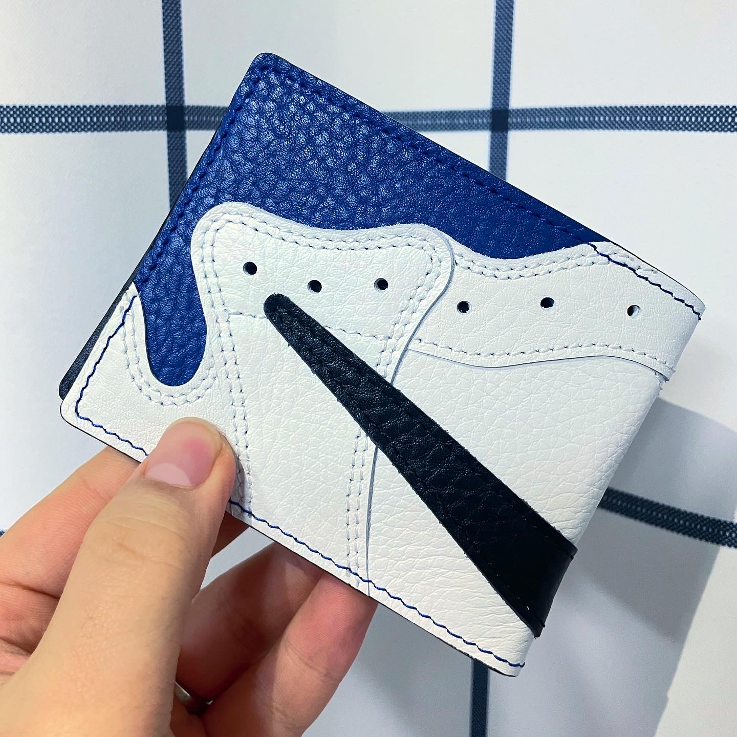 Jordan 1 x Travis Scott x Fragment Retro High OG SP Military Blue 착용 스타일 - 2