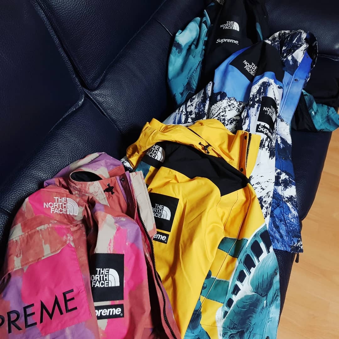 Supreme x The North Face Cargo Jacket Multi-Color - 20SS, Supreme x The North Face Mountain Parka Blue White - 17FW 착용 스타일