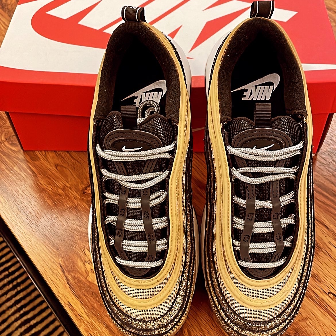 (W) Nike Air Max 97 Golden Gals 착용 스타일