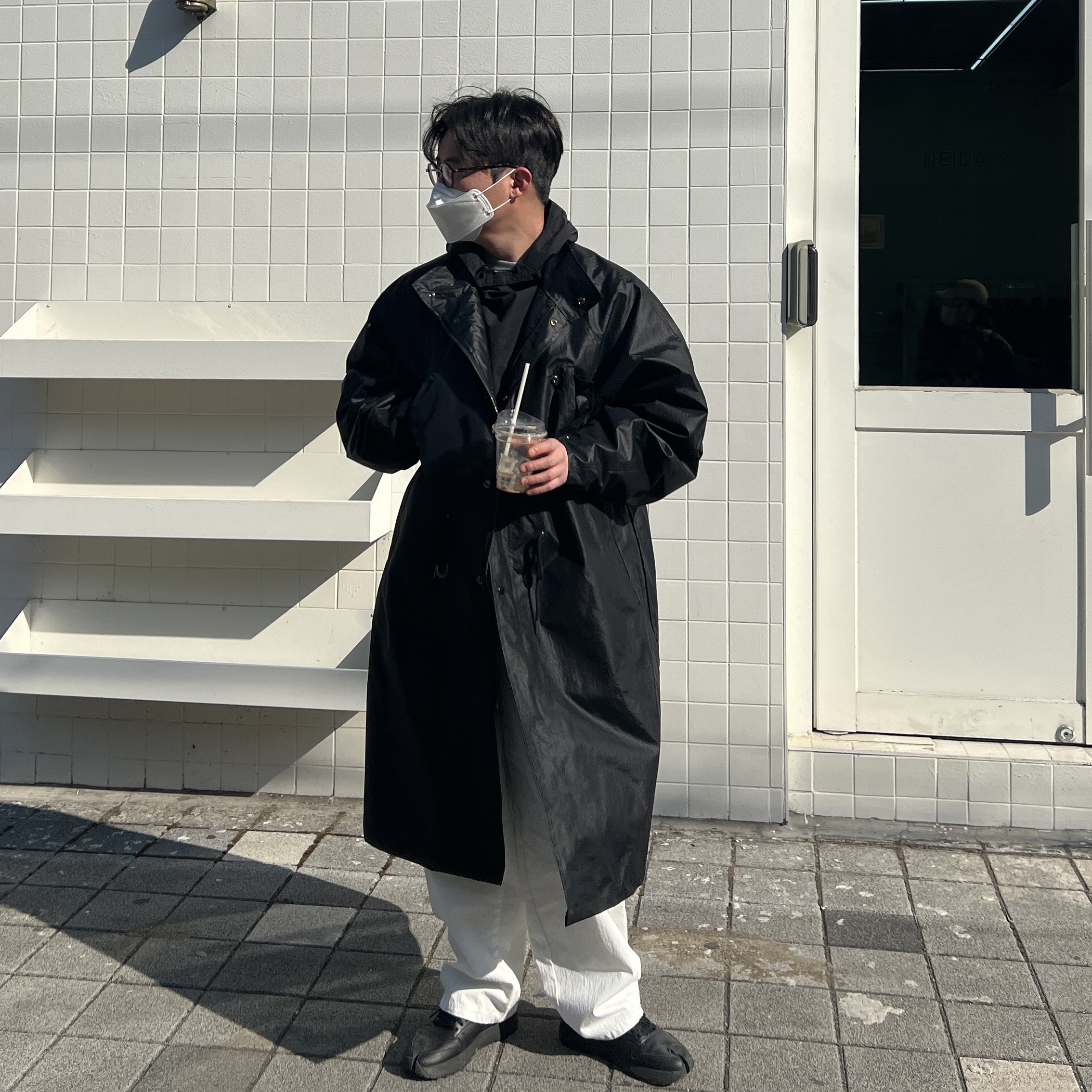 Reebok x Maison Margiela Classic Leather Tabi Shoes Black 착용 스타일 - 1
