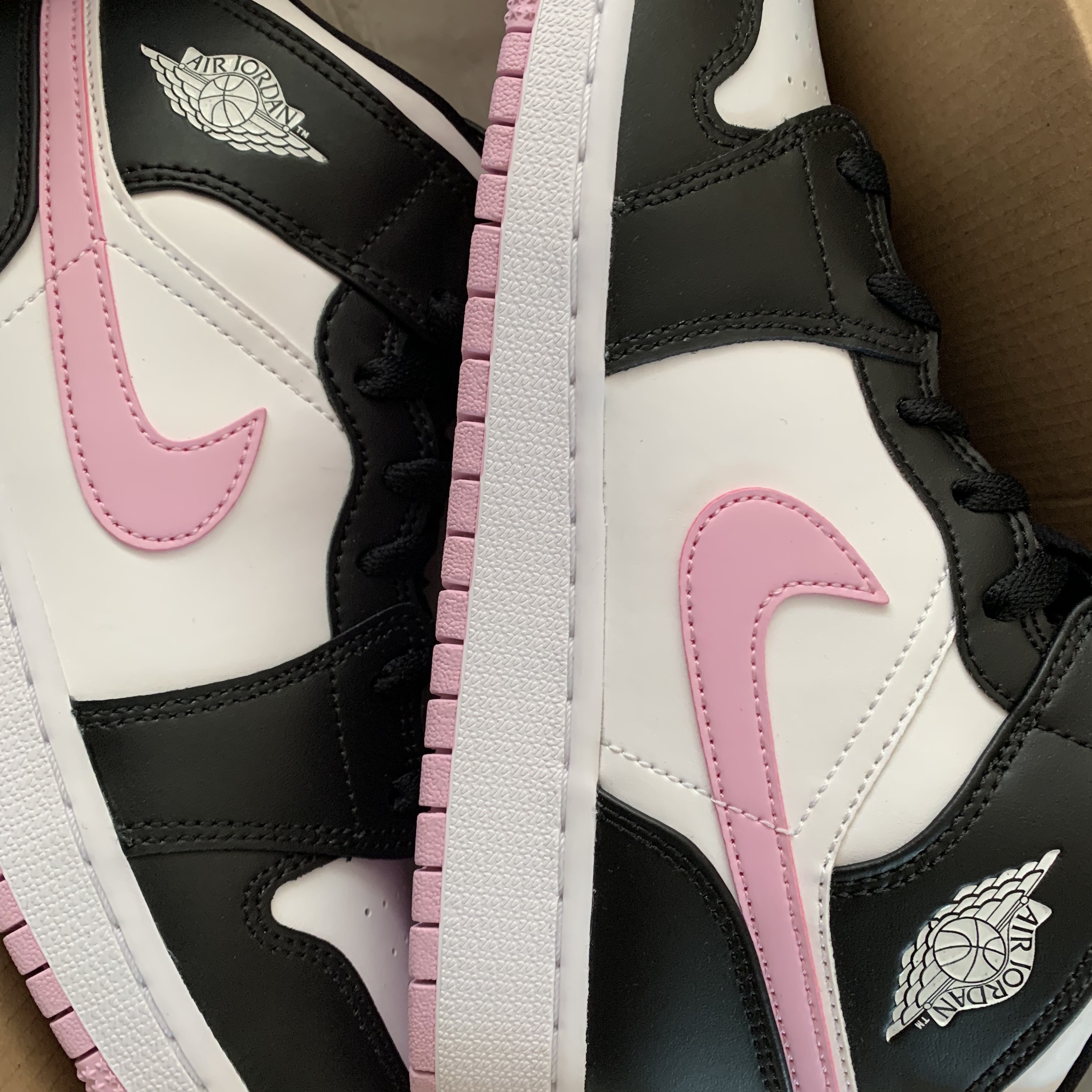 (GS) Jordan 1 Mid Light Arctic Pink 착용 스타일