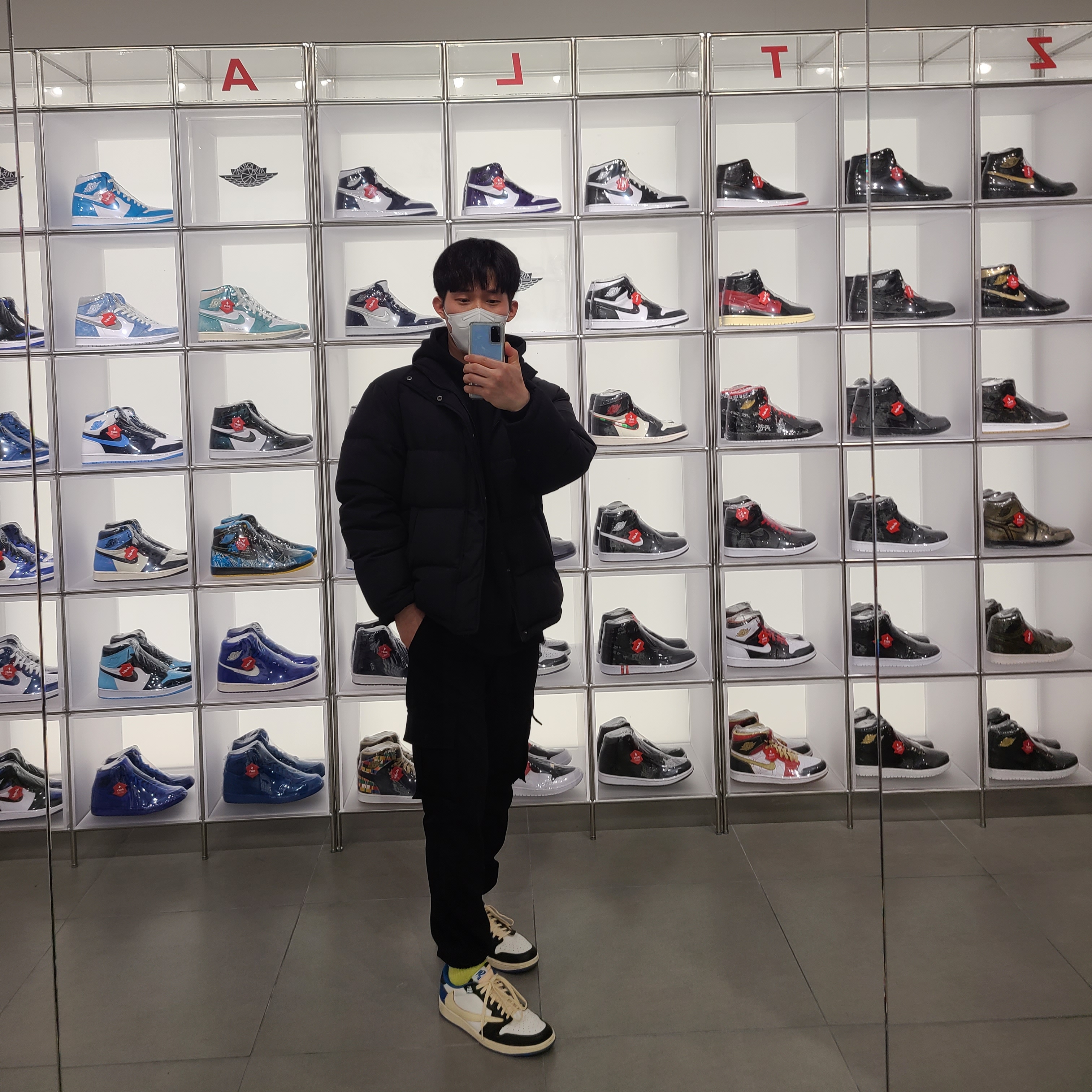 Jordan 1 x Travis Scott x Fragment Retro Low OG SP Military Blue 착용 스타일