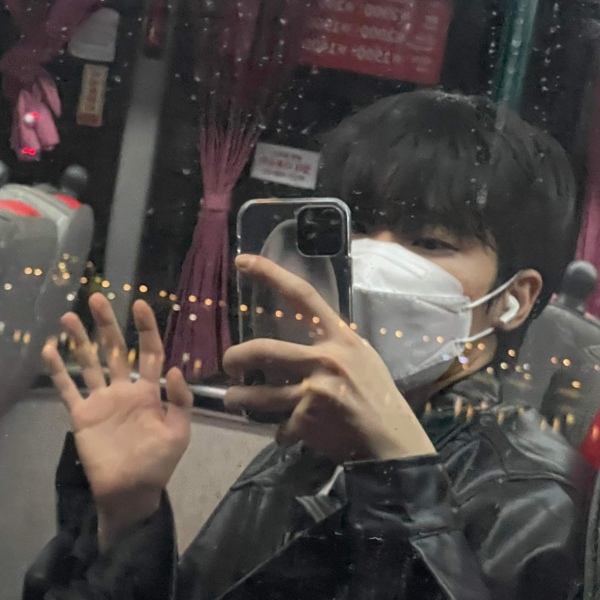 Adidas x 032c Campus Prince Albert White 착용 스타일 - 2