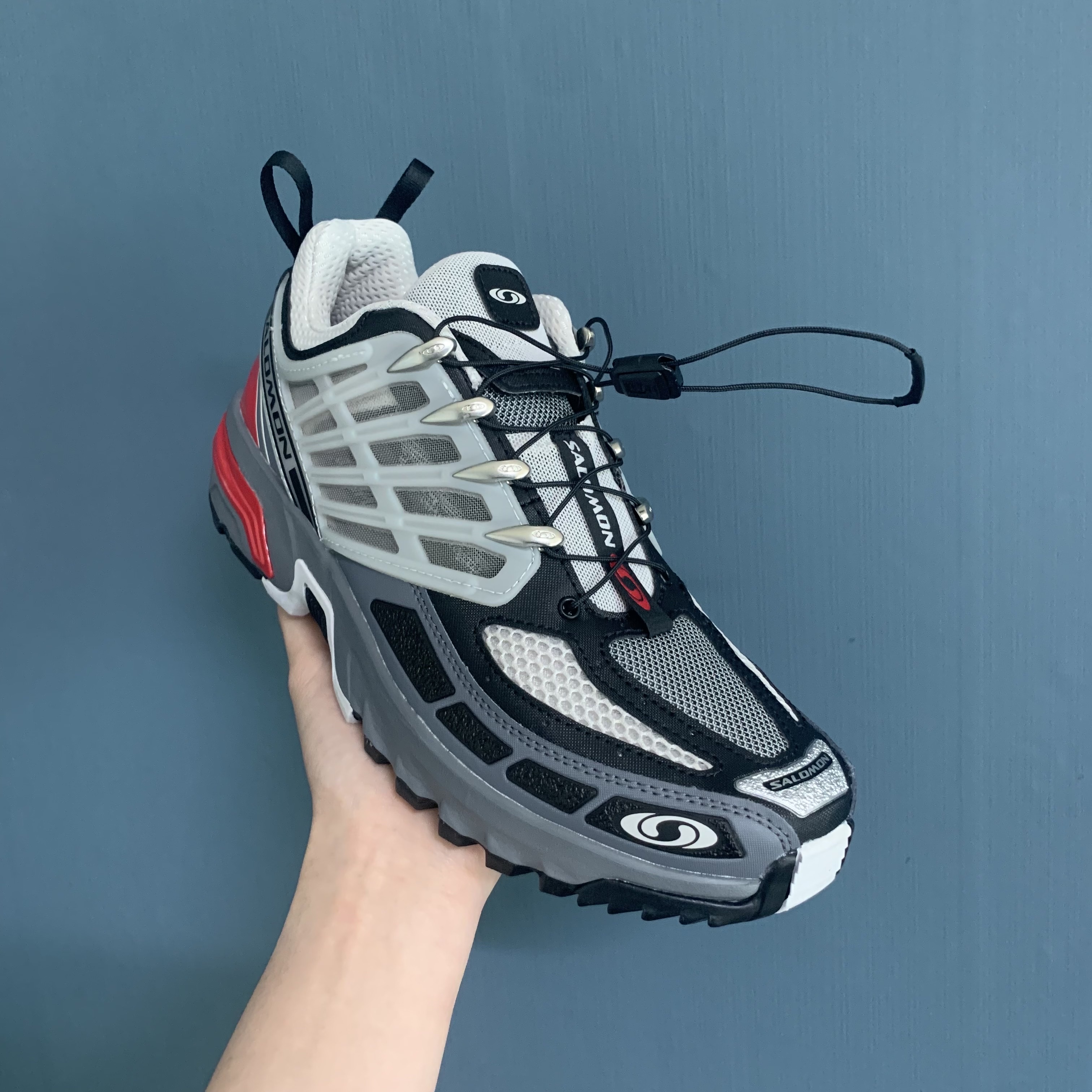 Salomon ACS Pro ADV Lunar Rock Goji 착용 스타일 - 2