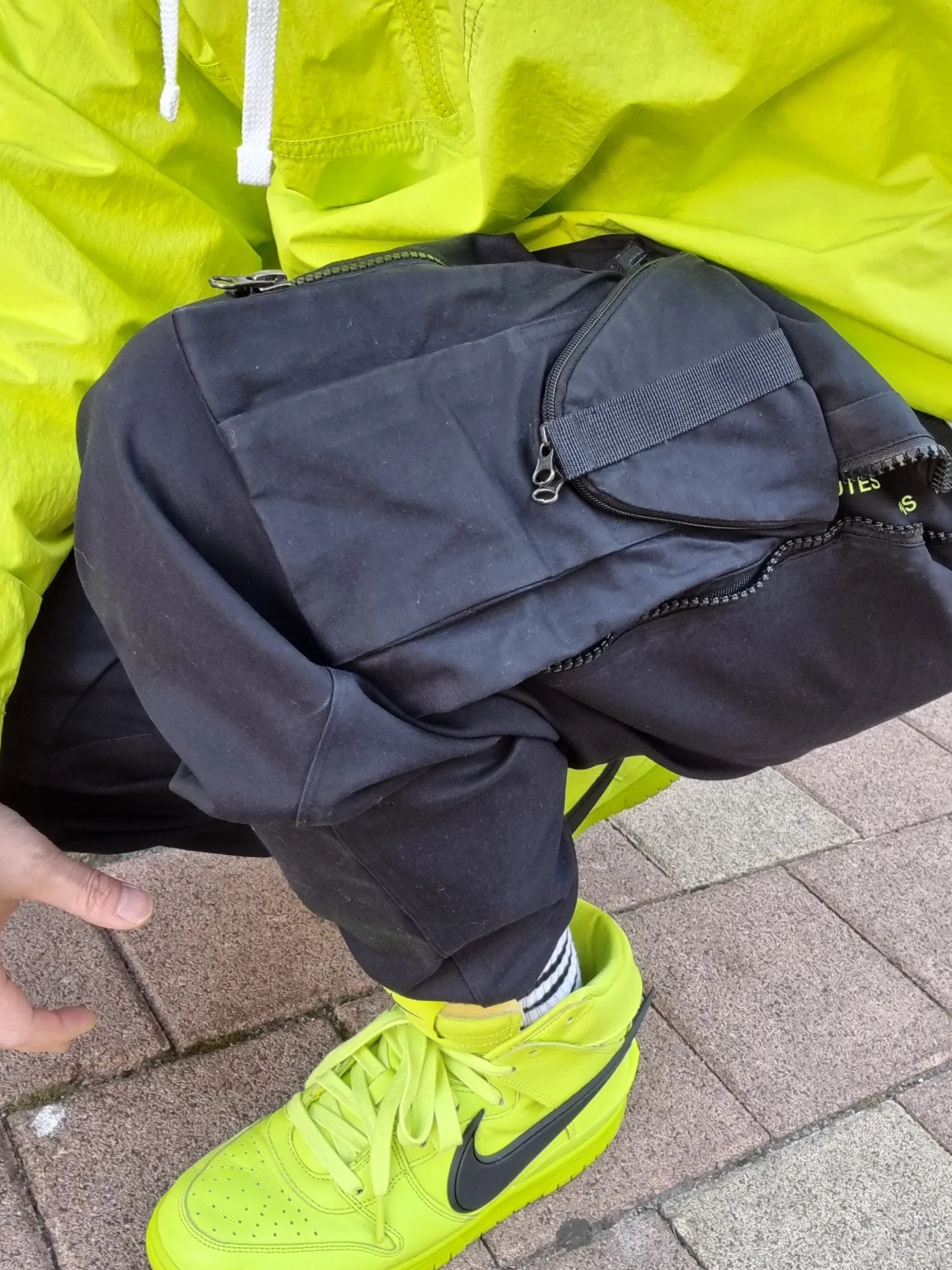 Nike x Ambush Dunk High Flash Lime, Nike ACG Smith Summit Cargo Pants Black Summit White - Asia 착용 스타일 - 4