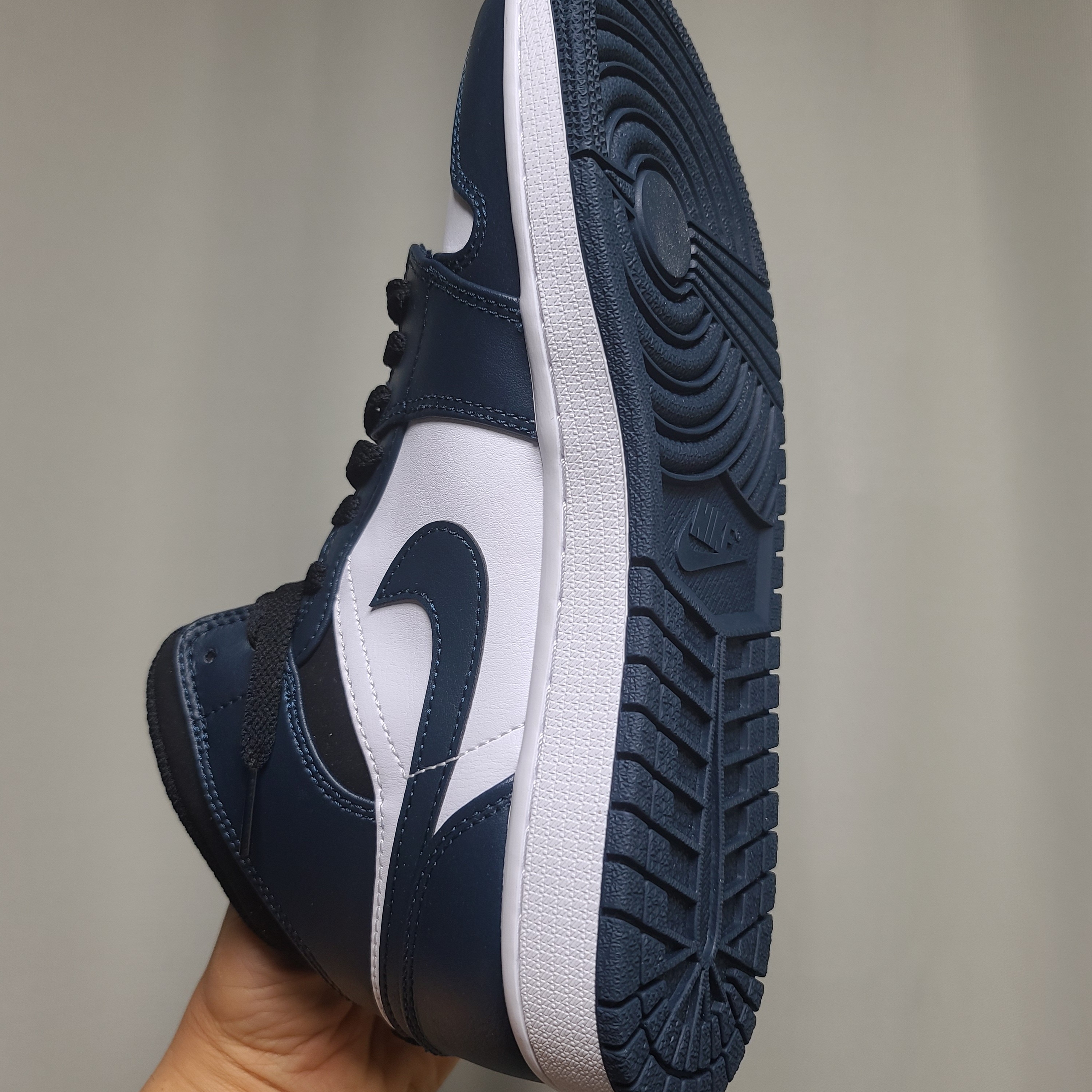 Jordan 1 Mid Dark Teal 착용 스타일 - 3