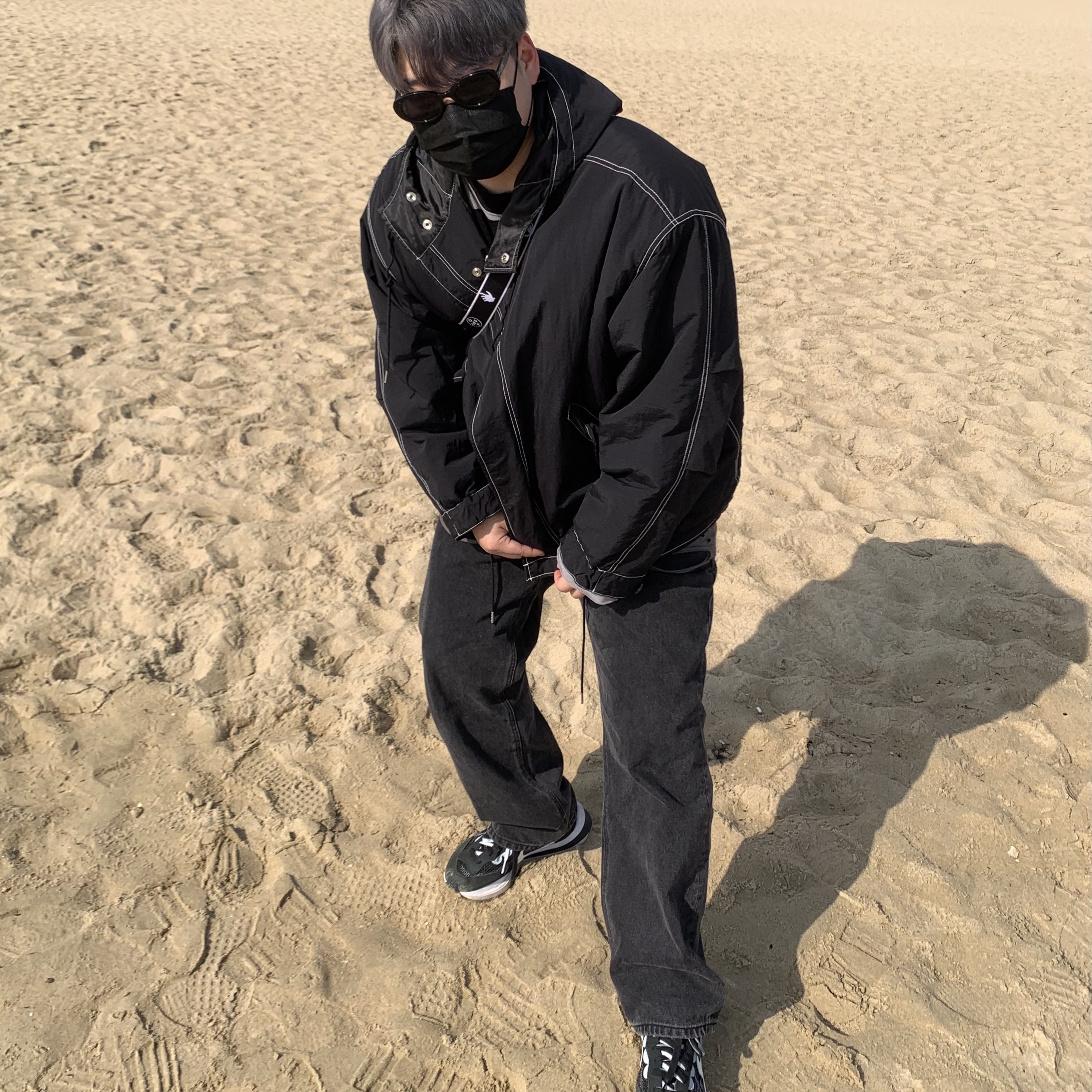 Nike x Sacai VaporWaffle Black White, Off-White x Amore Pacific Protection Box (Without Cosmetics) 착용 스타일