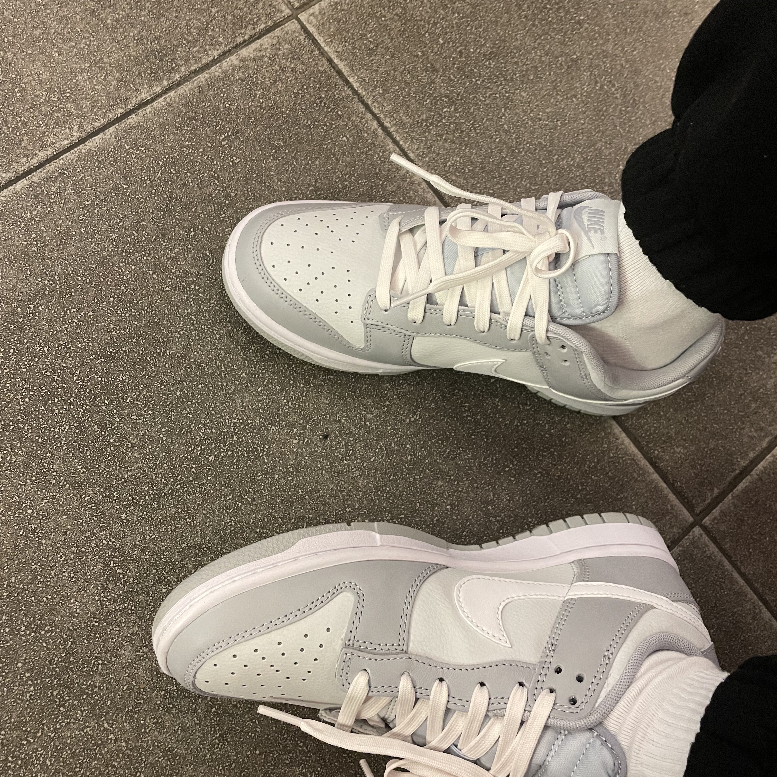 Nike Dunk Low Retro Wolf Grey 착용 스타일 - 1