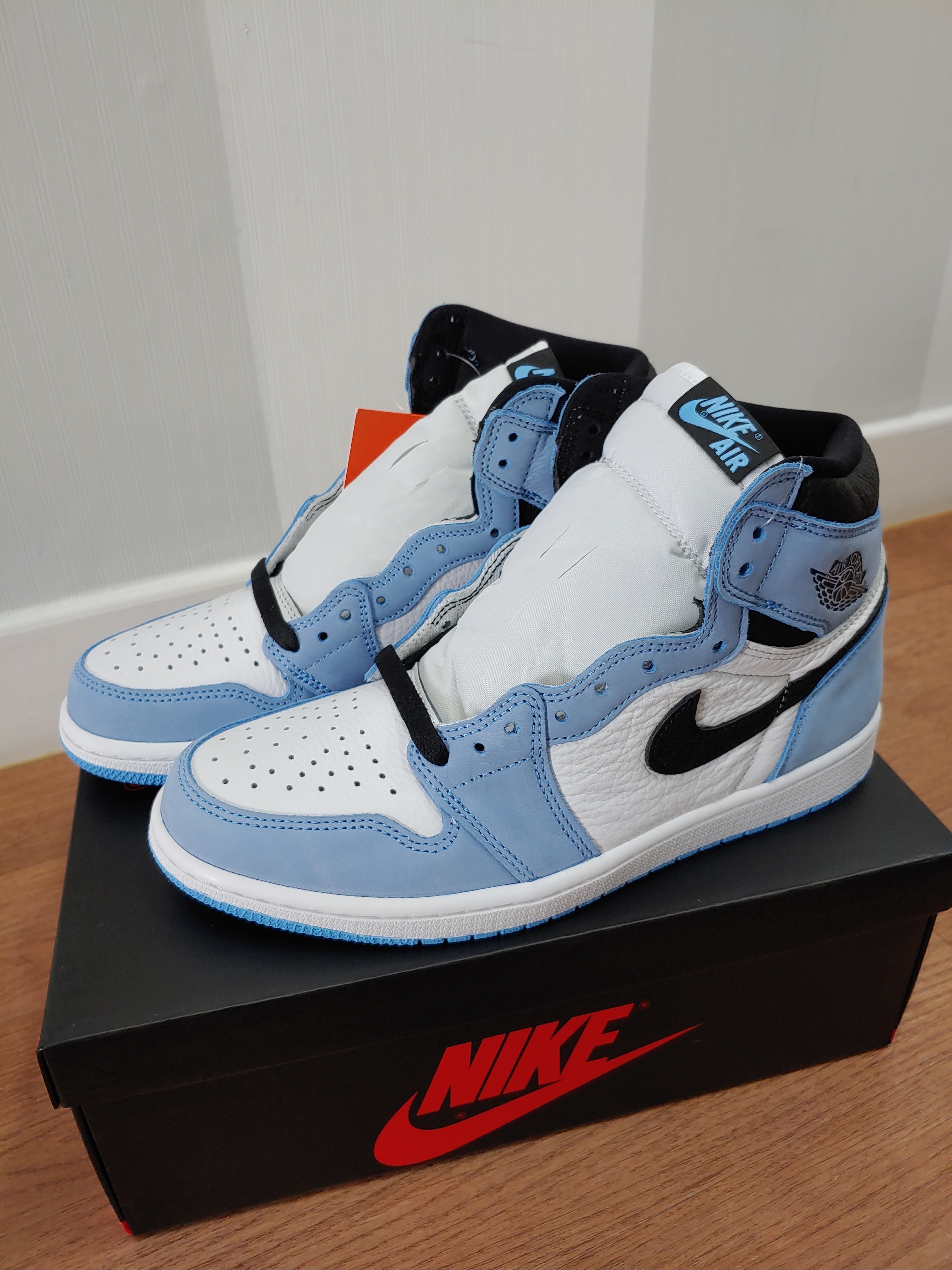 Jordan 1 Retro High OG University Blue 착용 스타일 - 1