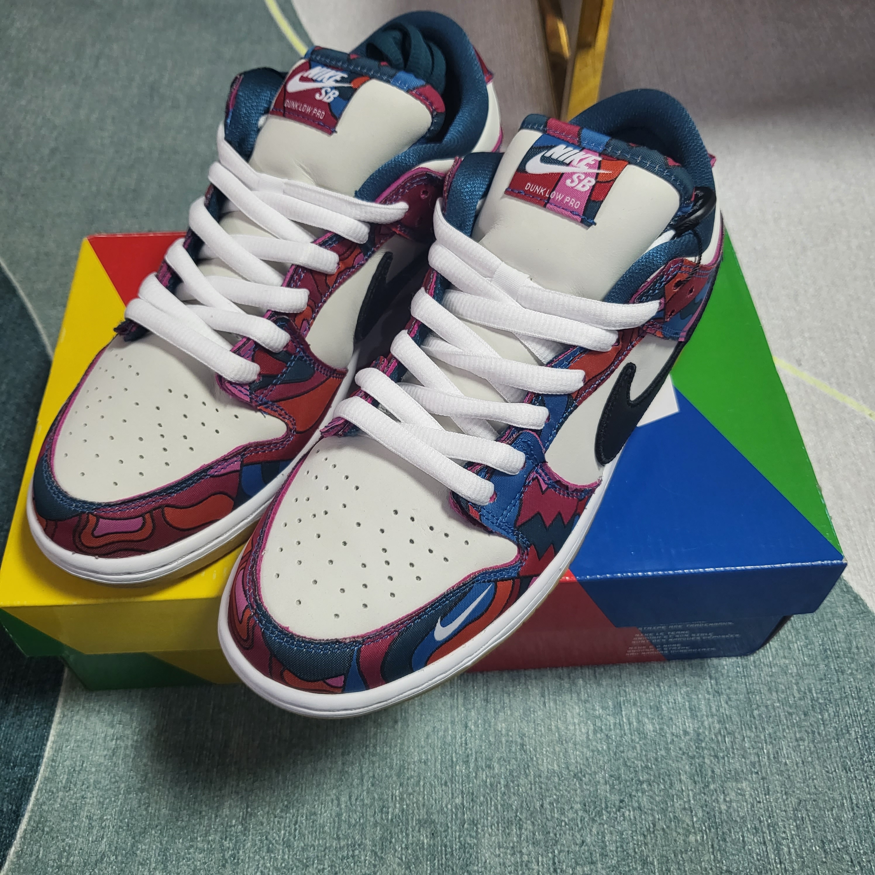 Nike x Parra SB Dunk Low Pro Abstract Art 착용 스타일 - 2