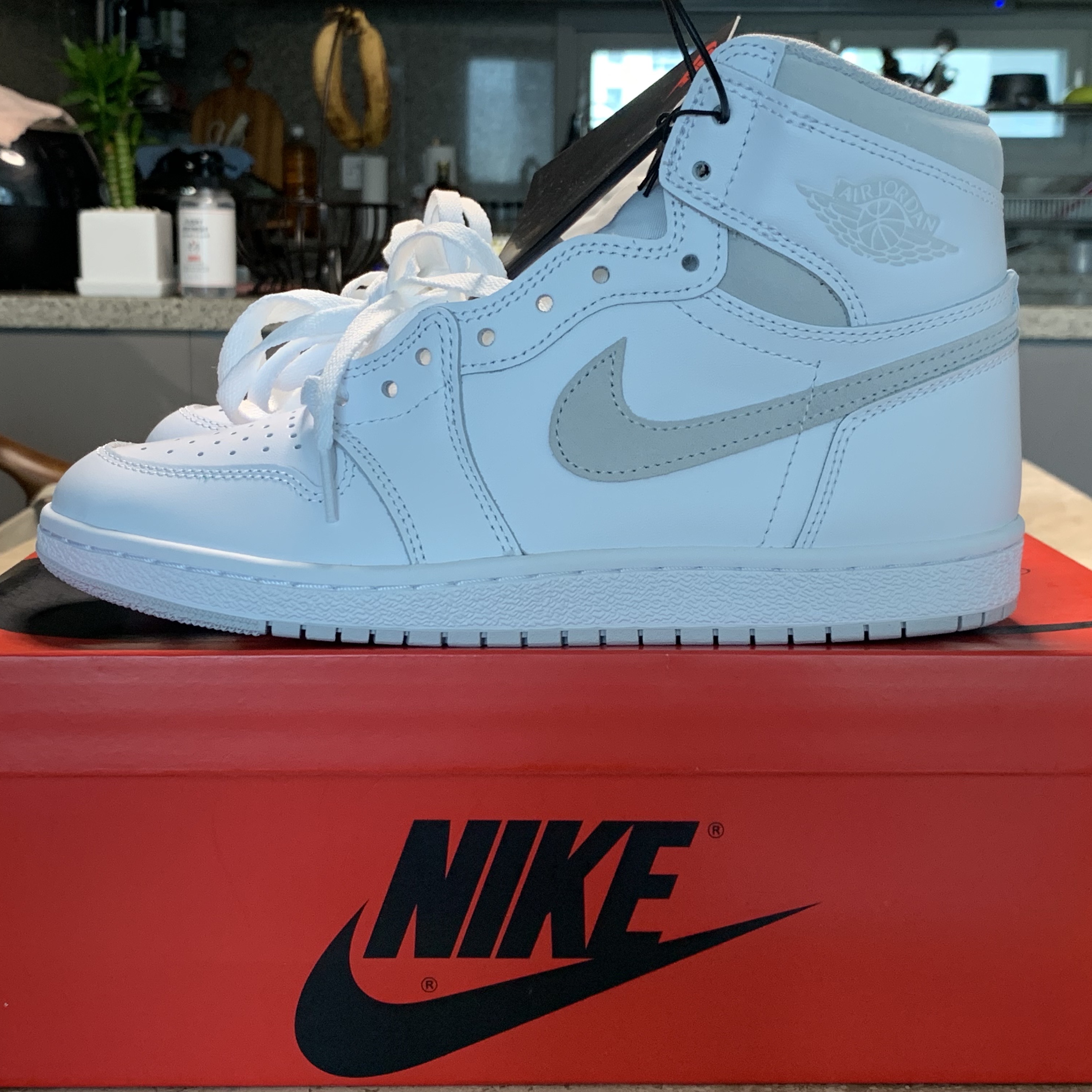 Jordan 1 High 85 Neutral Grey 착용 스타일
