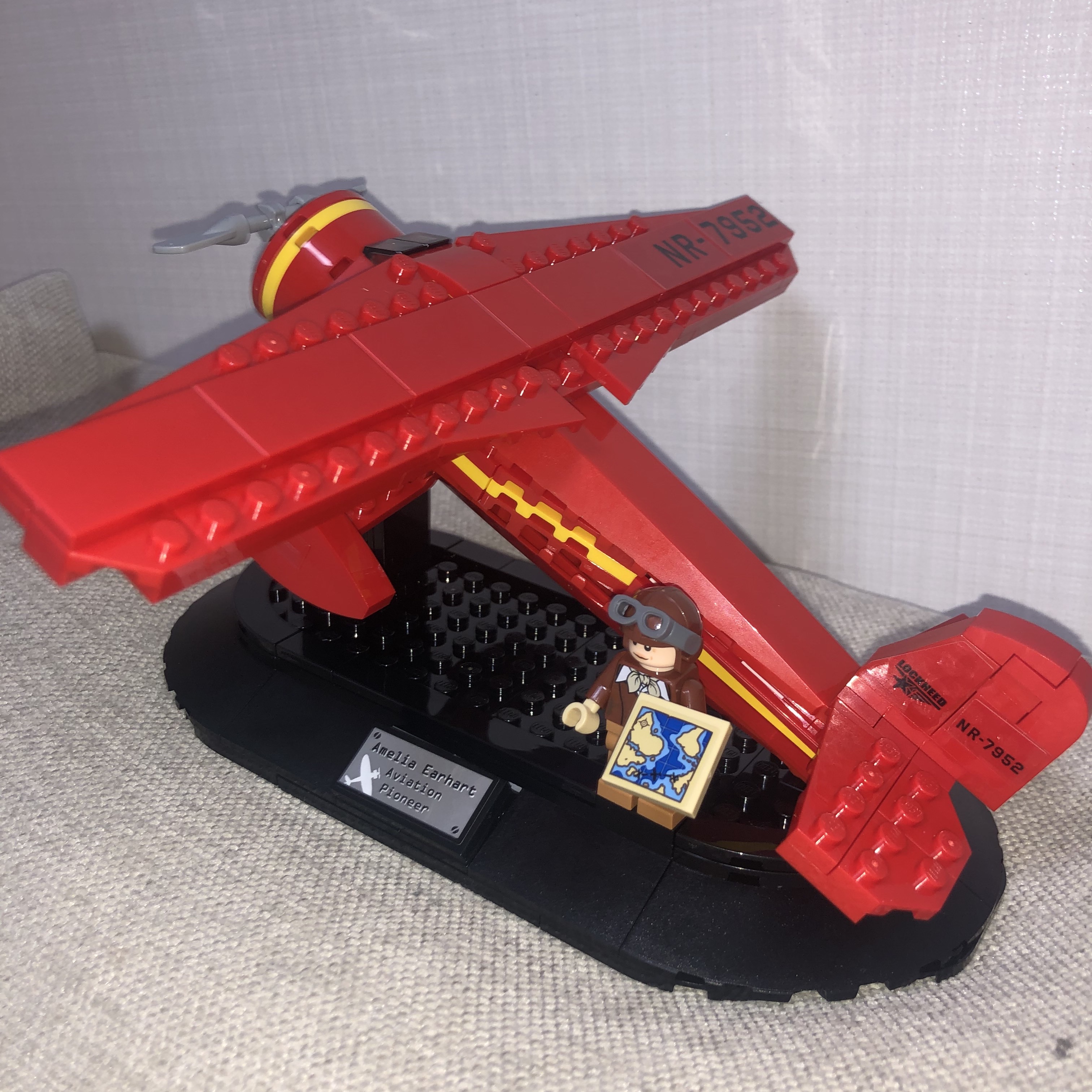 Lego Amelia Earhart Tribute 착용 스타일